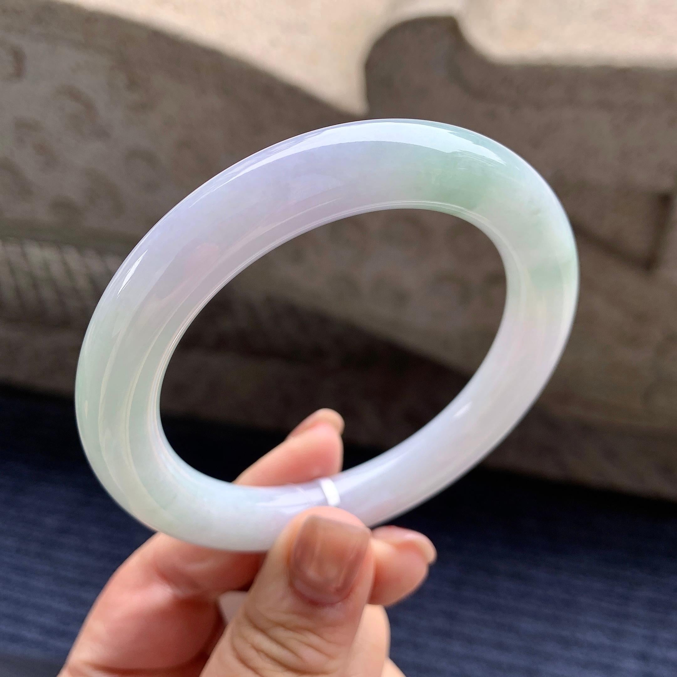 大圈口 细糯种淡春彩圆条手镯 59.5圈口 天然缅甸A货翡翠（yc346989）