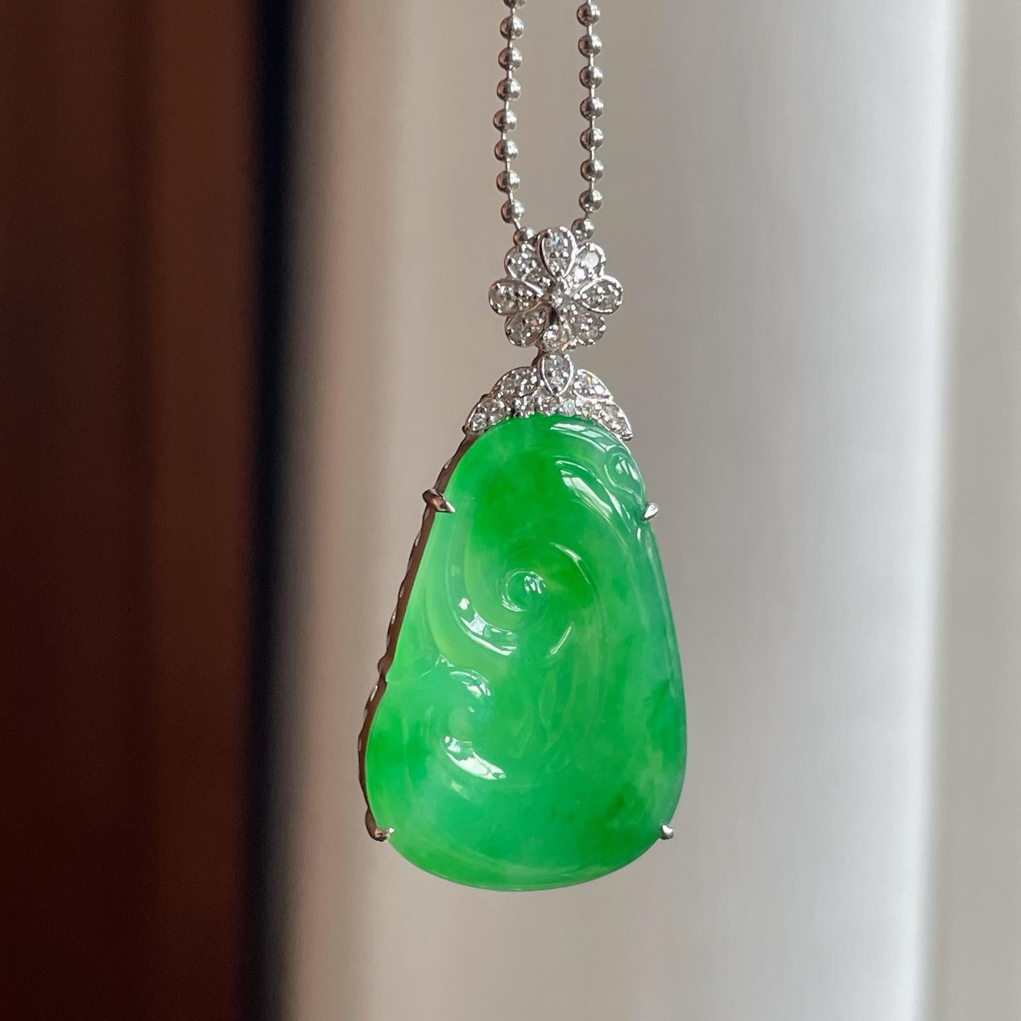 18k金镶糯冰带色翡翠如意（yc251061）