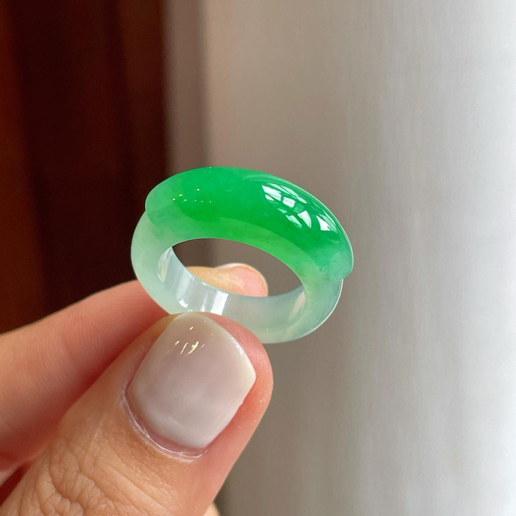 冰种阳绿翡翠戒圈（yc249147）