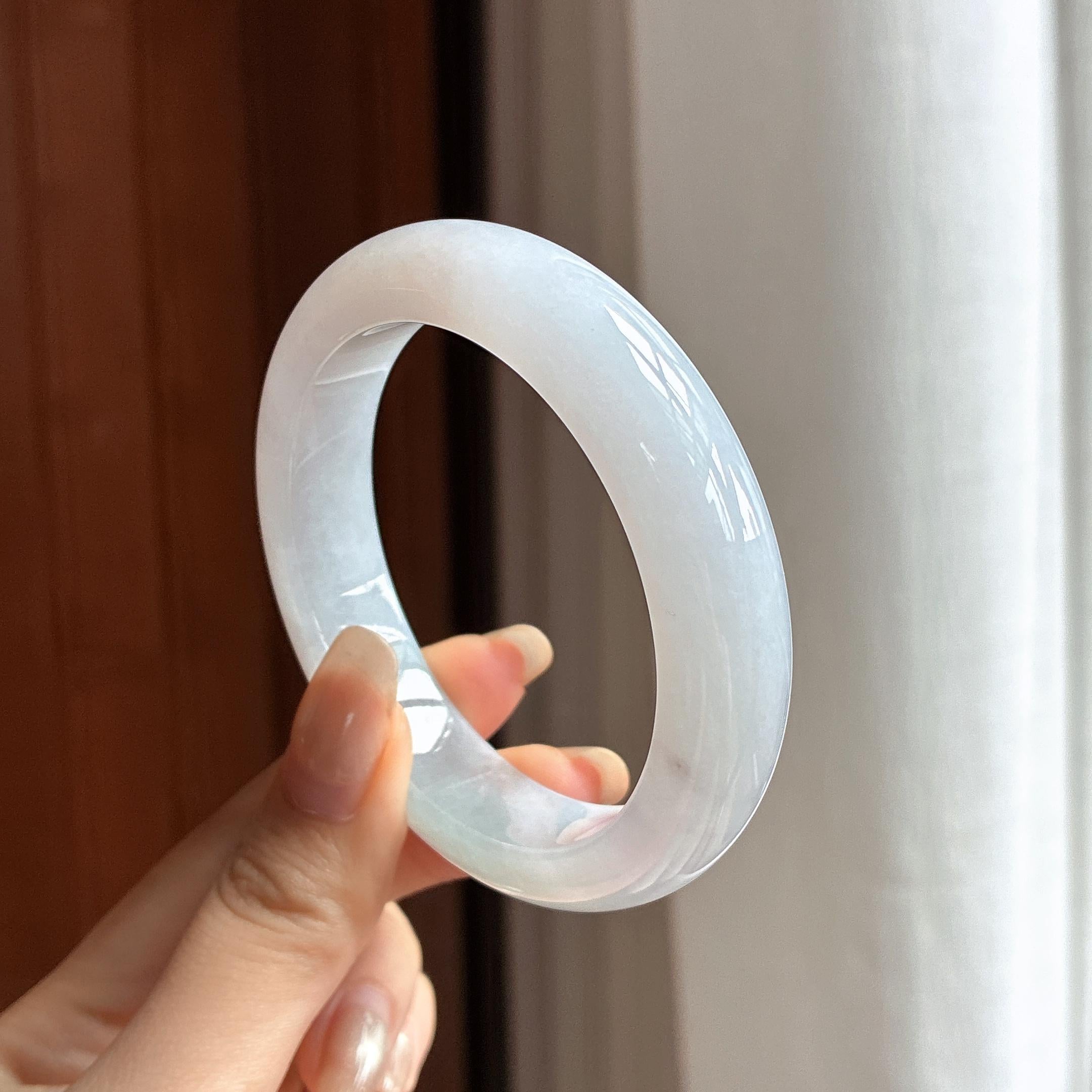 细糯种淡春底正圈平安镯 55圈 天然缅甸A货翡翠（yc460620）