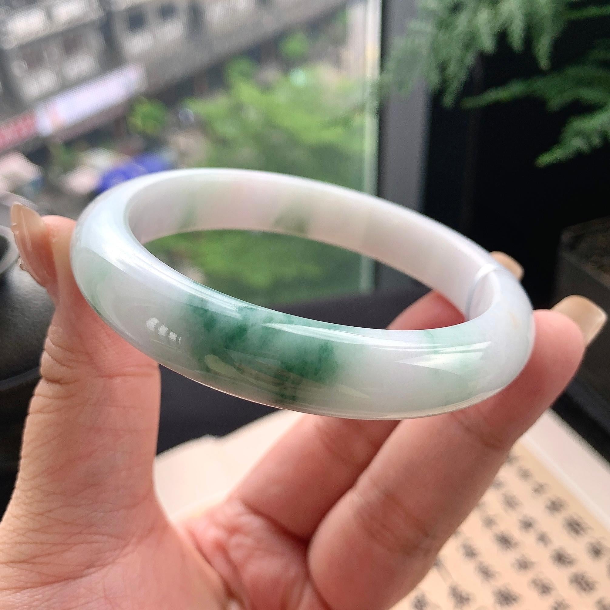 大圈口 细糯种飘绿花正圈平安镯 62.3圈口 天然缅甸A货翡翠（yc477610）
