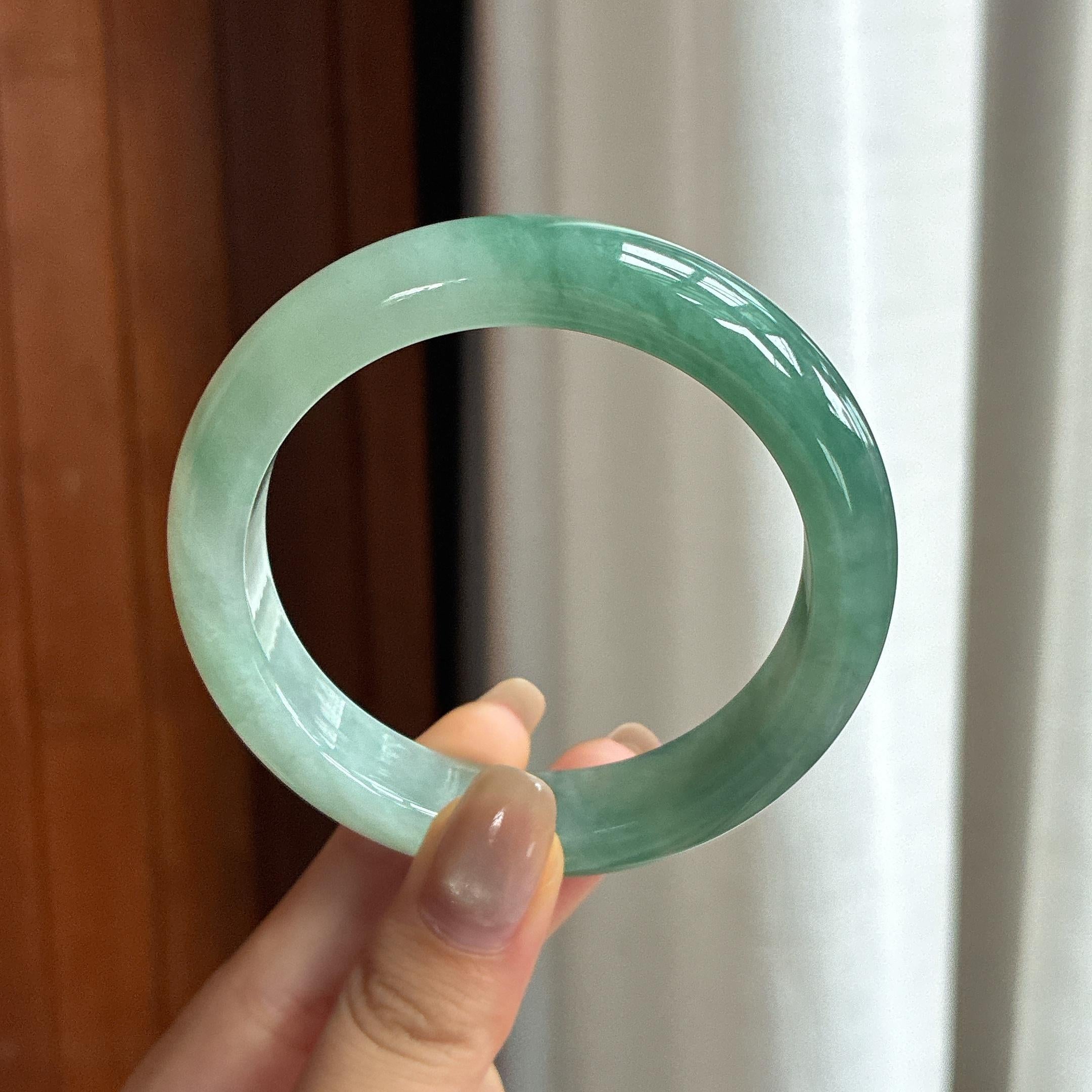Vòng tay bình an chính khuyên miệng rộng, loại hạt mịn bán sơn bán thủy, size 58, Ngọc phỉ thúy tự nhiên loại A Myanmar (yc450833)