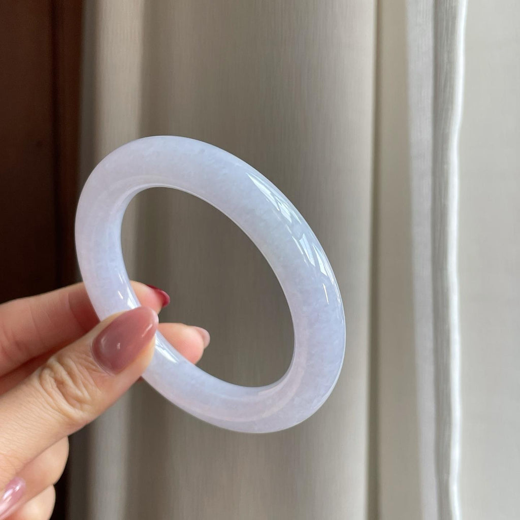 糯冰淡椿底翡翠圆条手镯（54mm）（yc302418）