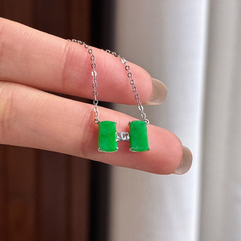 Dây chuyền ngọc phỉ thúy Myanmar loại A tự nhiên màu xanh ngọc bích đầy đặn đính vàng 18k (yc450384)
