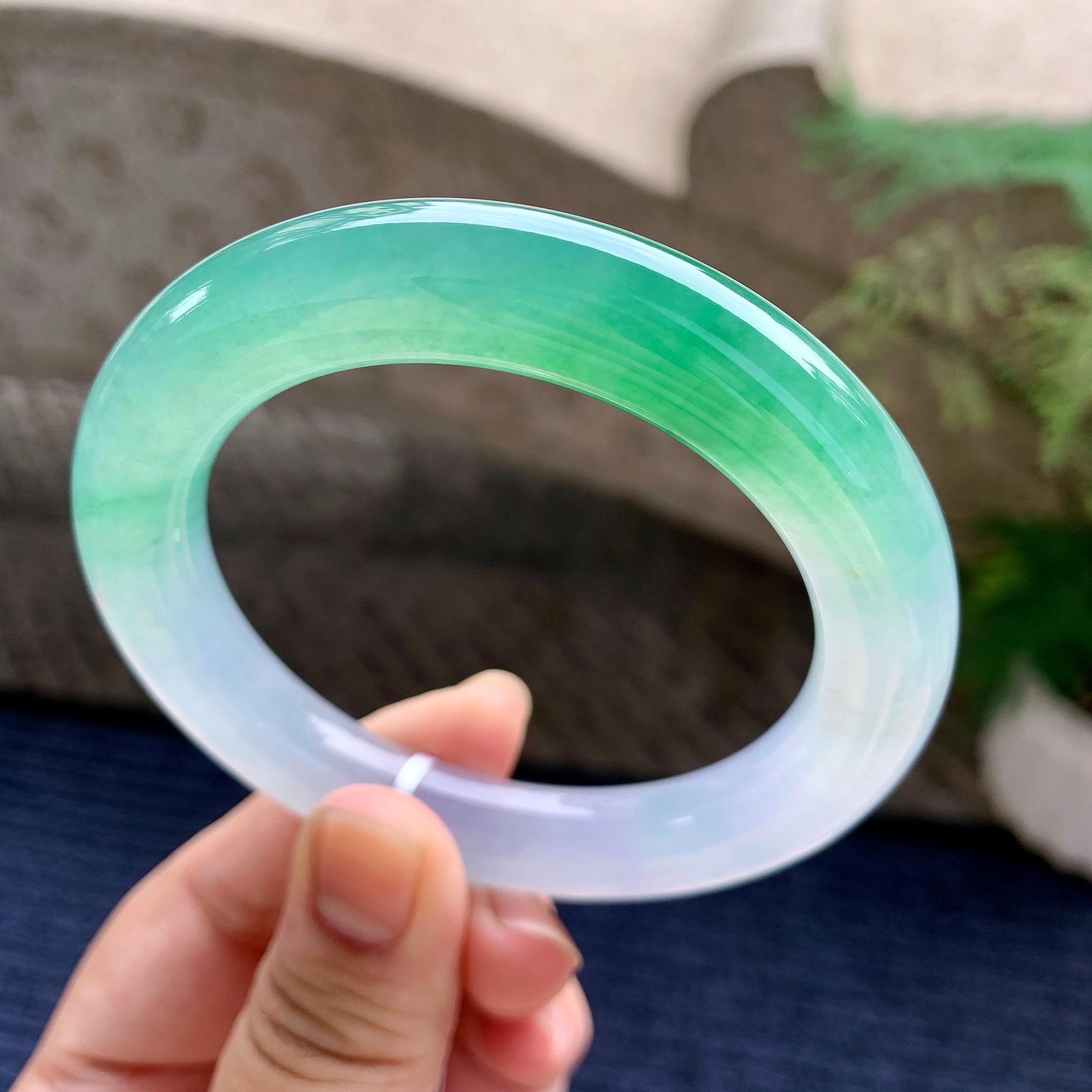 糯冰种淡春彩圆条手镯（56mm）（yc233911）