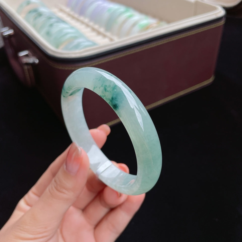 糯冰飘花正圈翡翠手镯（56mm）（yc017399）