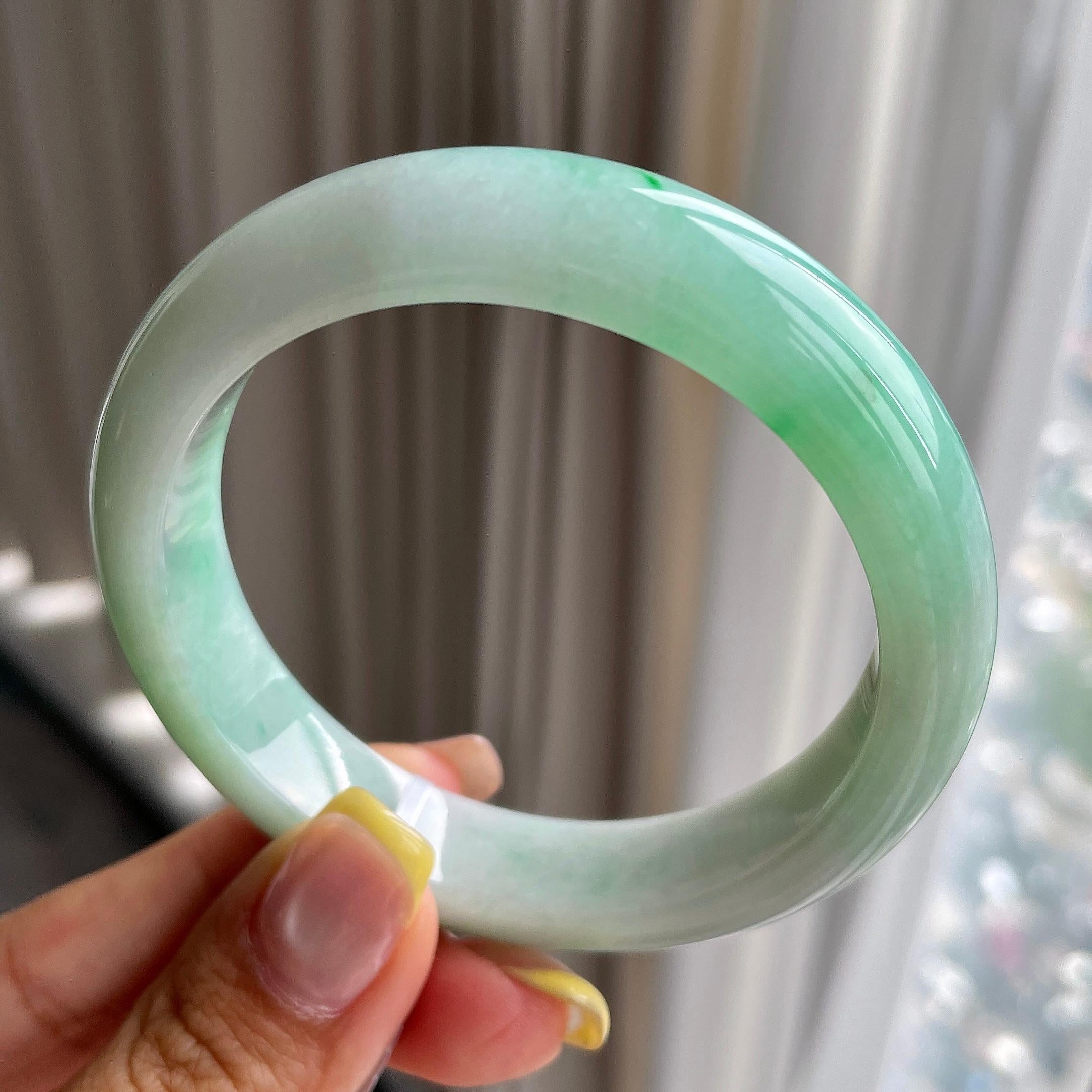 细糯种飘绿花正圈平安镯56.7圈      天然缅甸A货翡翠（yc371534）