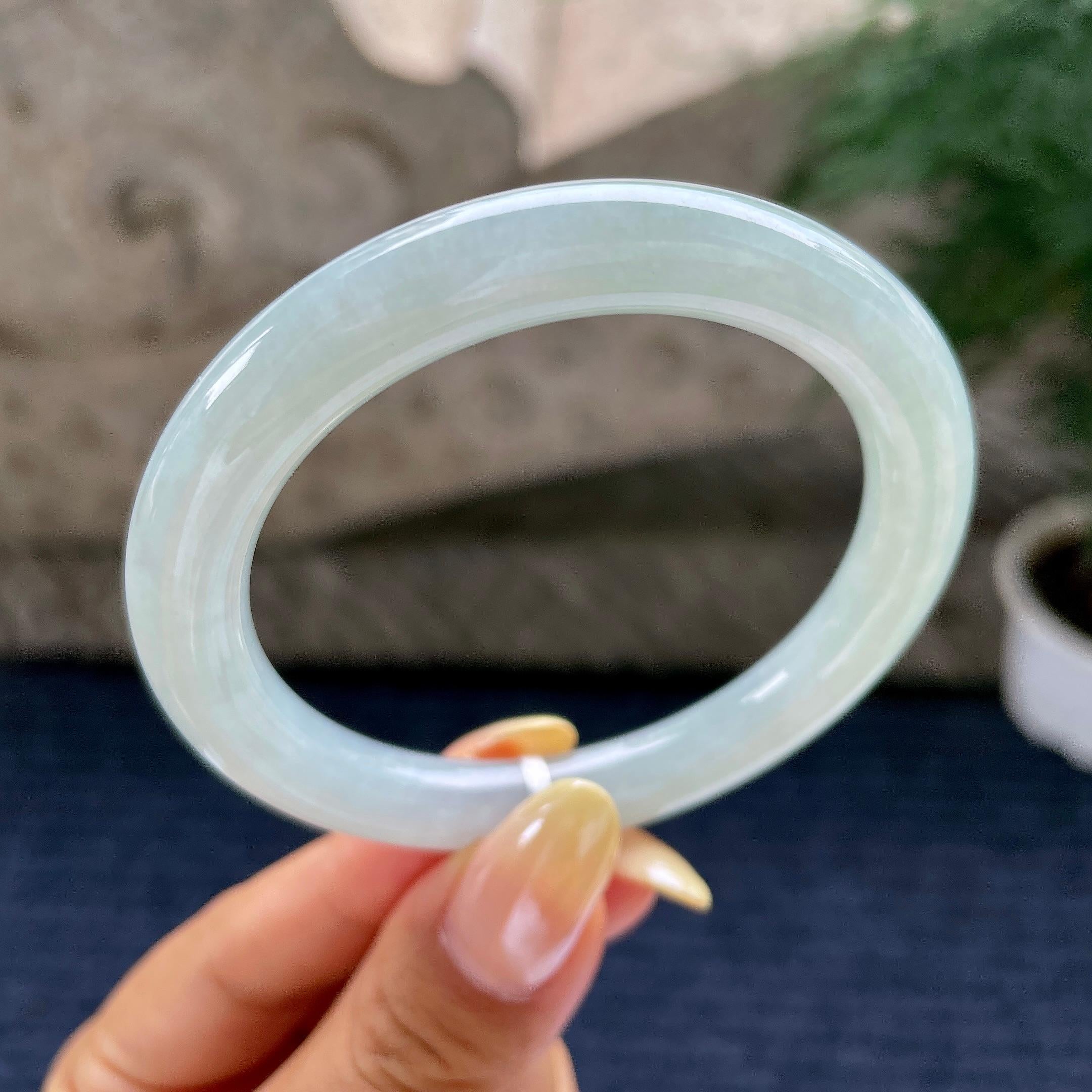 细糯种带底色圆条手镯55.2圈 天然缅甸A货翡翠（yc481971）