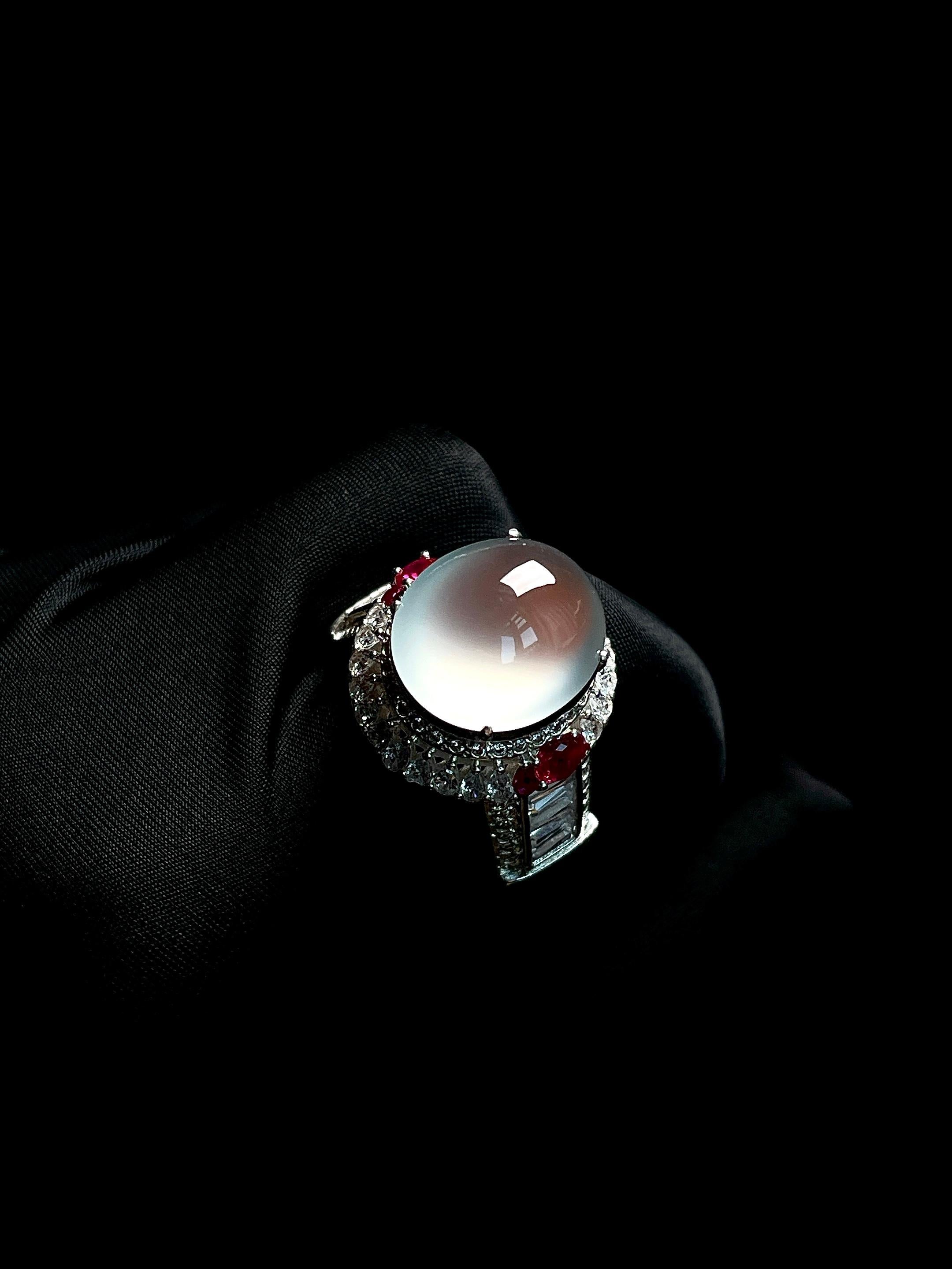铜托冰种无色翡翠大蛋面（yc284591）