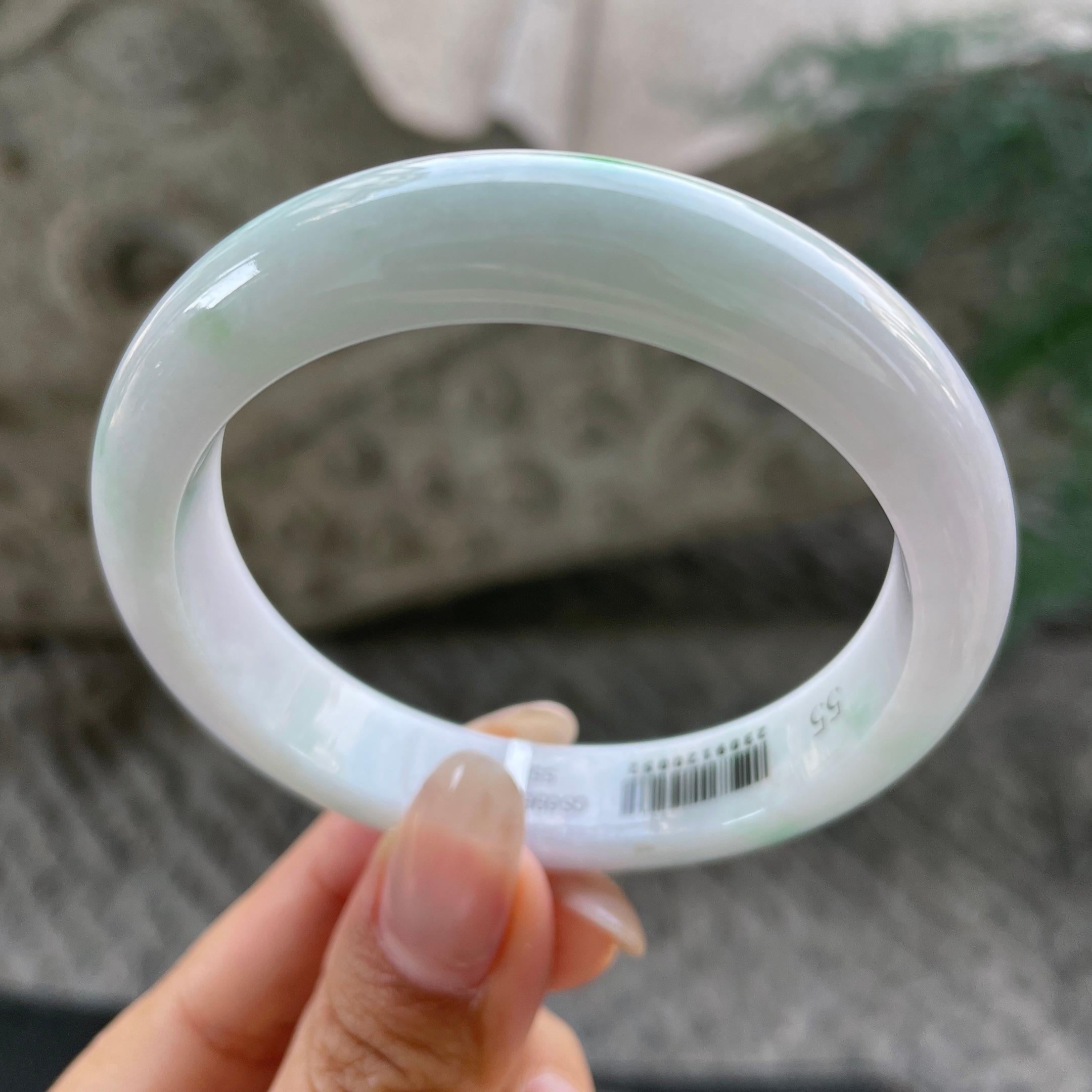 细糯种淡春彩正圈平安镯56圈    天然缅甸A货翡翠（yc351365）