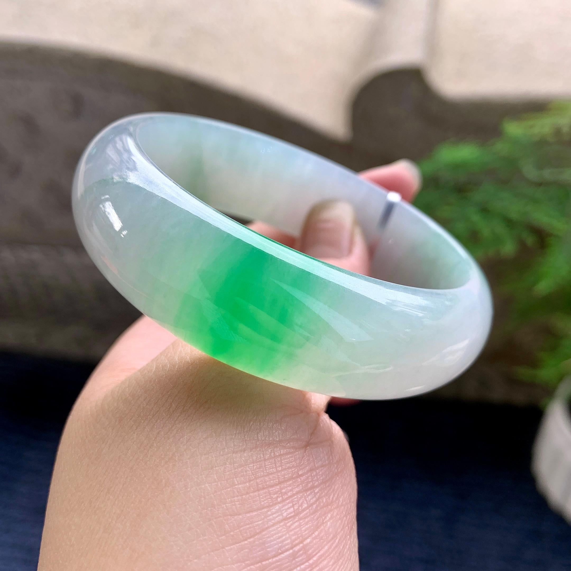 糯冰种飘阳绿宽版轮胎手镯（58.8mm）（yc252995）