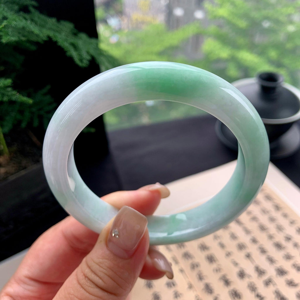 大圈口 细糯种晴底飘绿正圈平安镯 60圈口 天然缅甸A货翡翠（yc473056）