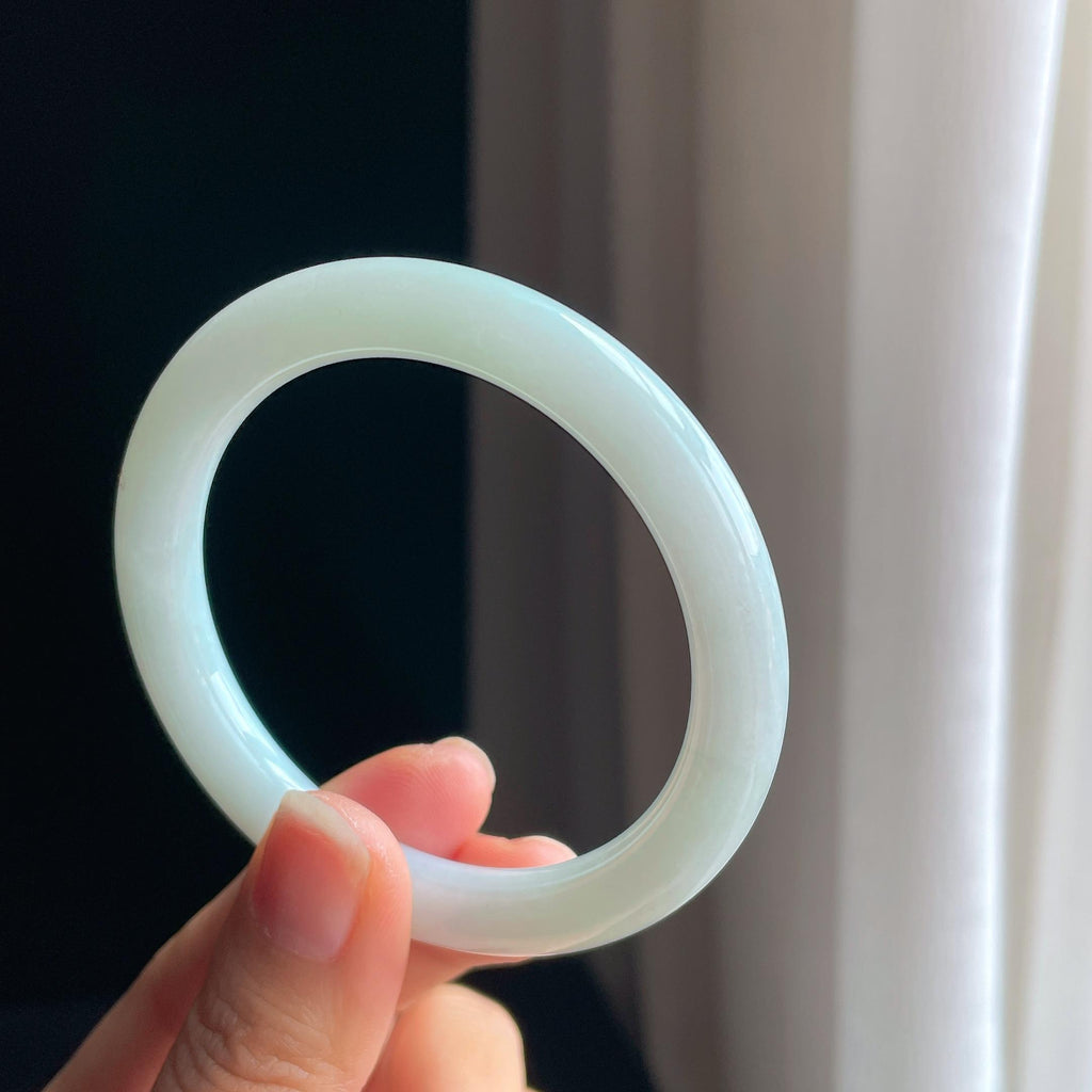 糯冰白月光翡翠圆条手镯（54mm)（yc374815）