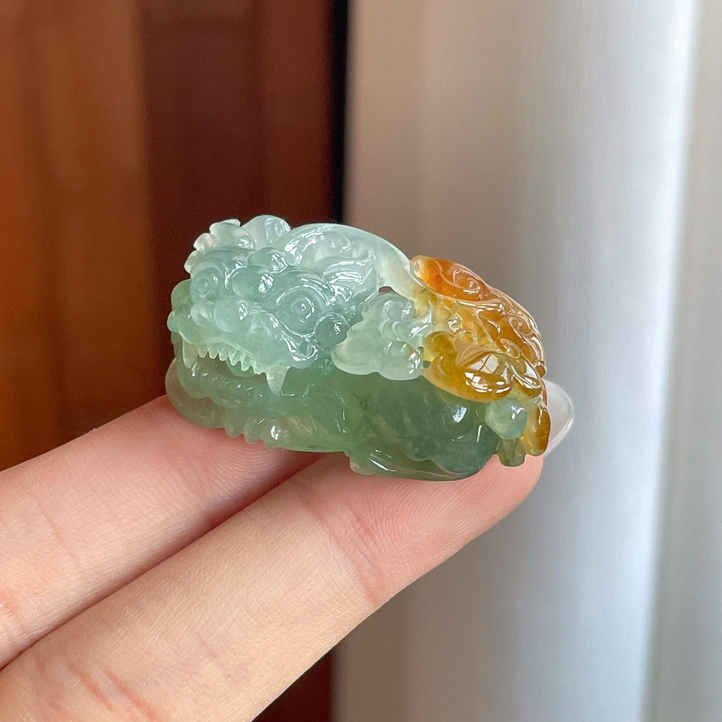 糯冰晴底带黄翡翡翠貔貅（yc269023）