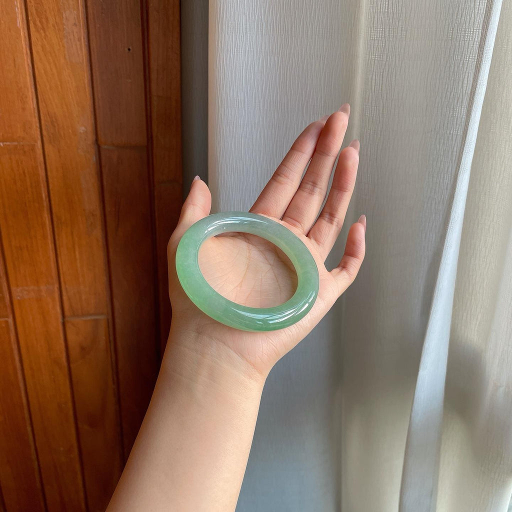 糯冰湖水绿翡翠圆条手镯（55.8mm）（yc284557）