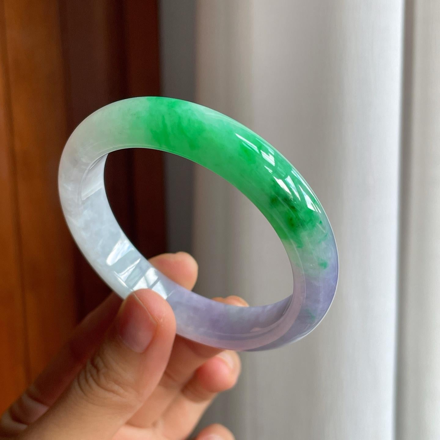 糯冰春带彩翡翠平安镯（56mm）（yc225096）