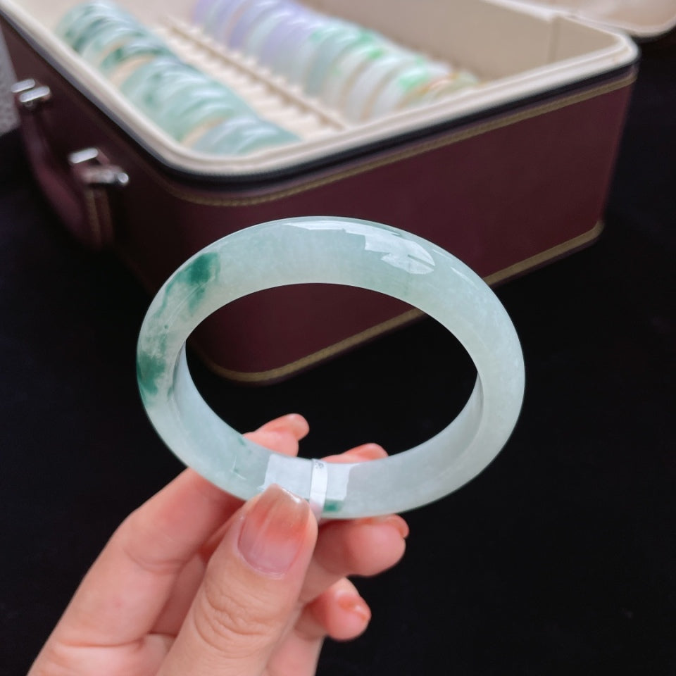 糯冰飘花正圈 翡翠手镯（56mm）（yc017392）