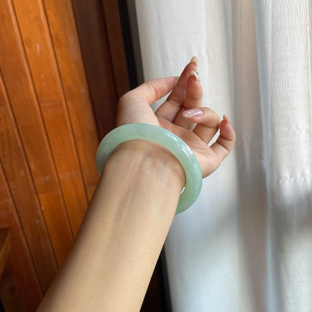 糯冰种晴底翡翠圆条手镯（54.6mm）（yc220797）