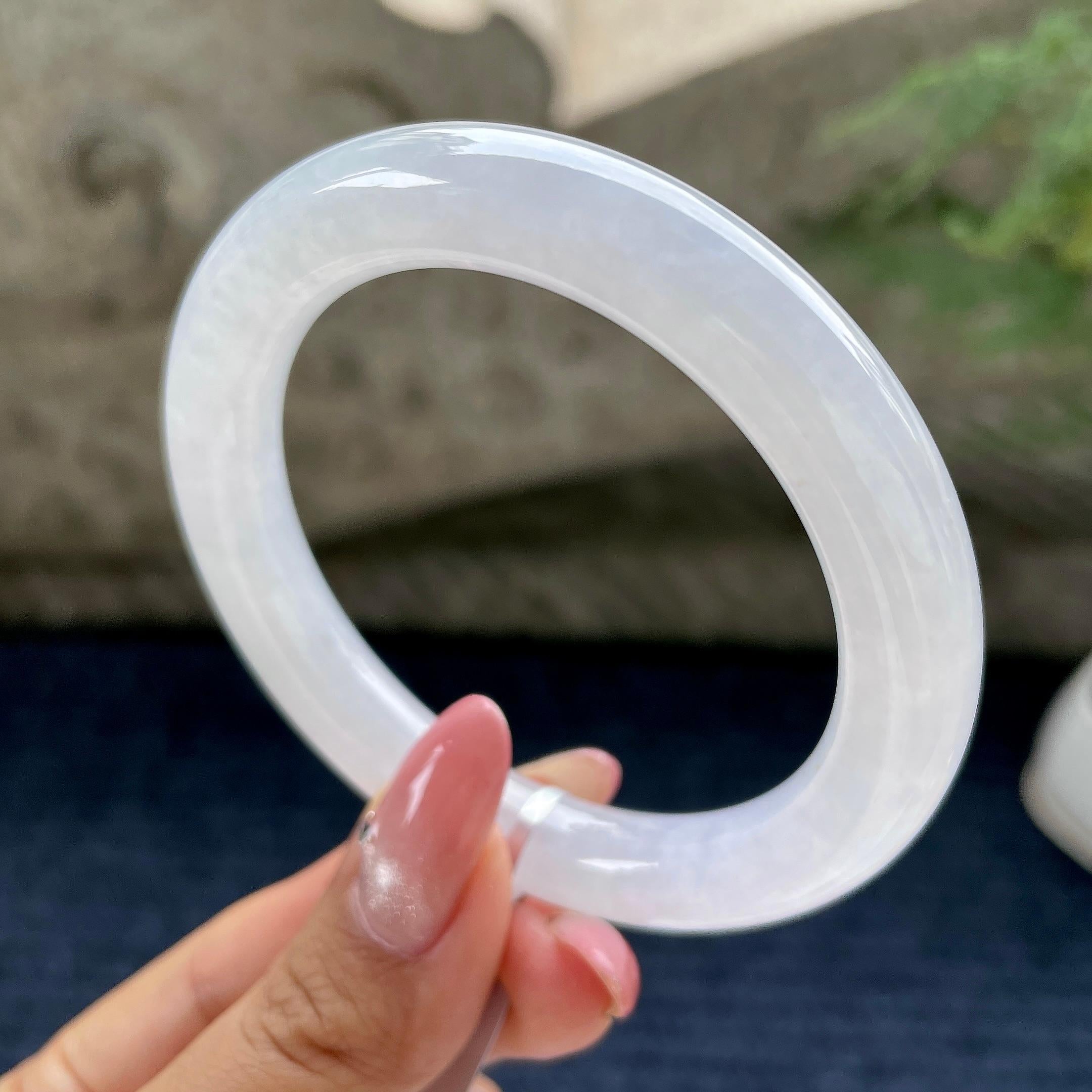 糯冰种淡紫罗兰圆条手镯55.6圈        天然缅甸A货翡翠（yc433515）