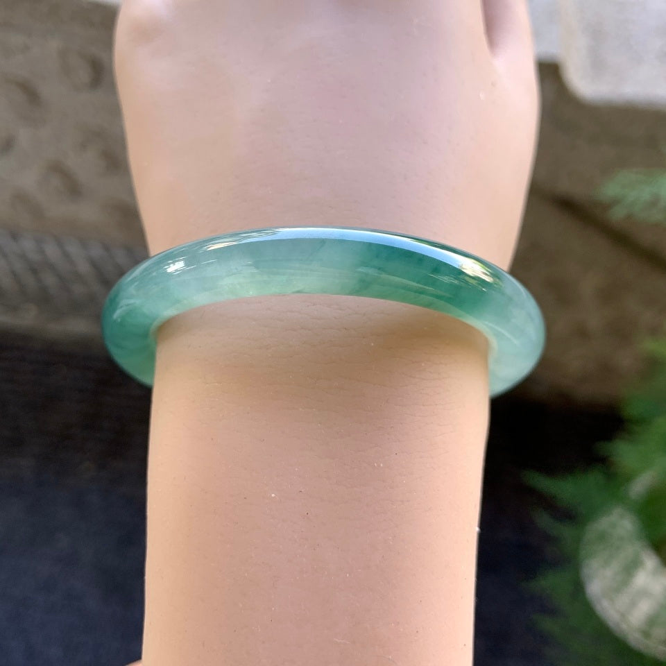 糯冰晴水飘花圆条手镯（53.8mm）（yc028508）