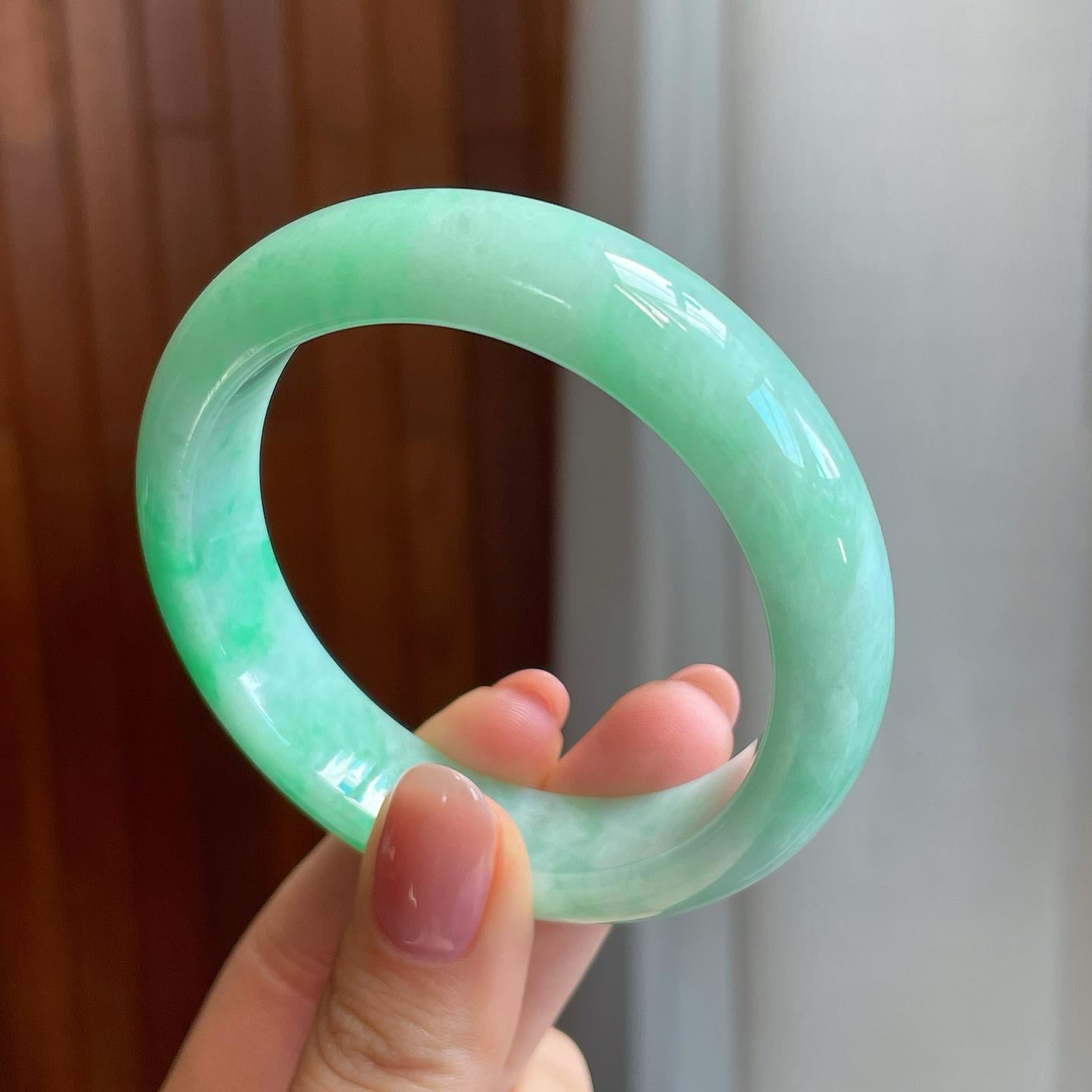 糯冰带色翡翠平安镯（54mm)（yc320876）