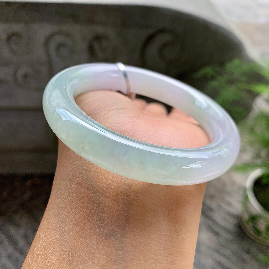 糯冰种淡春彩圆条手镯（56mm）（yc202367）