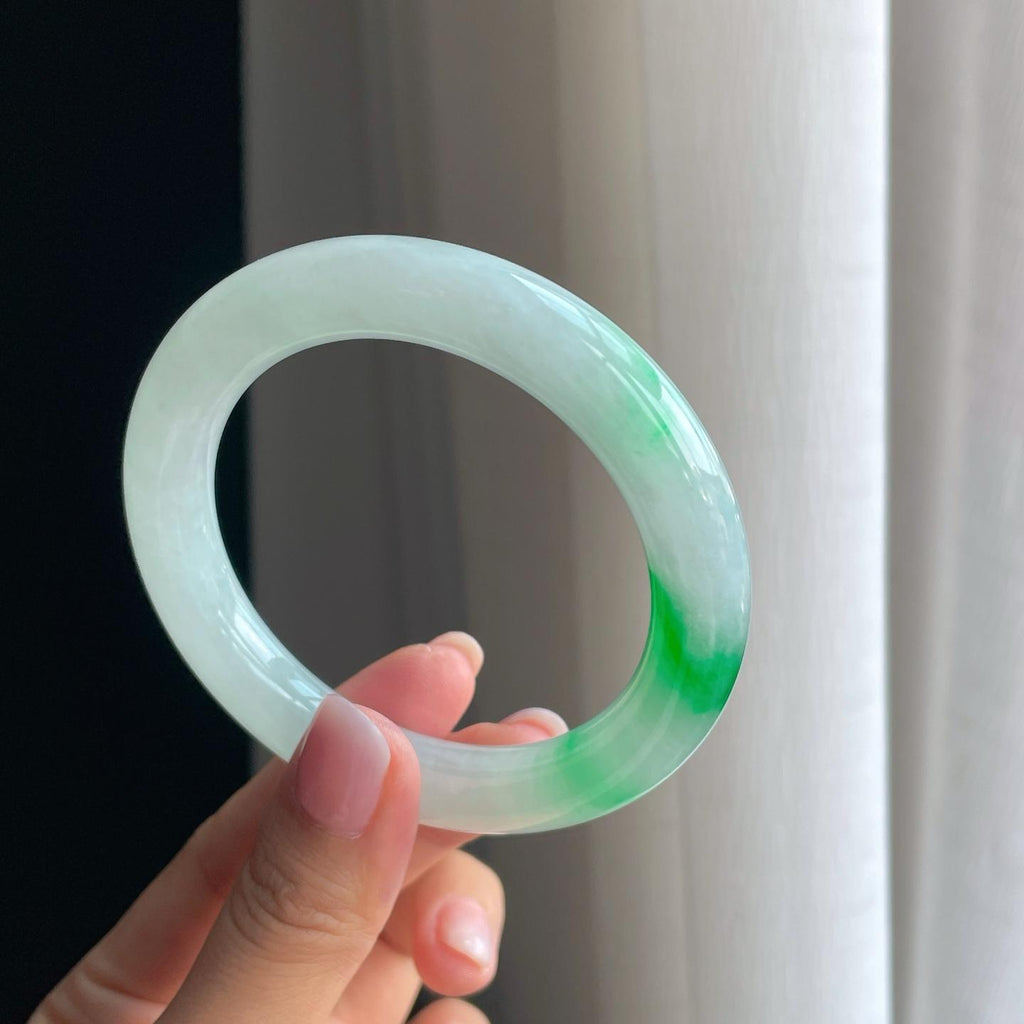 冰种飘阳绿翡翠圆条手镯（57.6mm）（yc381385）