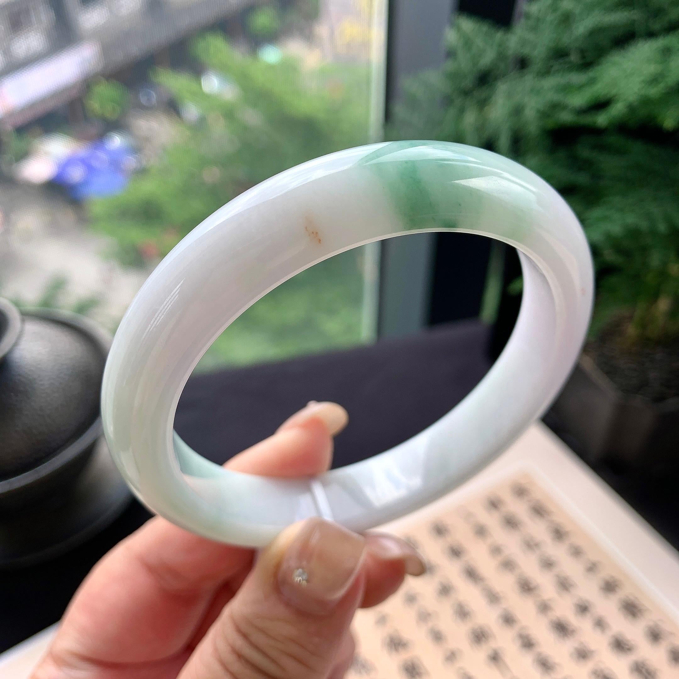 大圈口 细糯种飘绿花洒金正圈平安镯 61圈口 天然缅甸A货翡翠（yc477611）