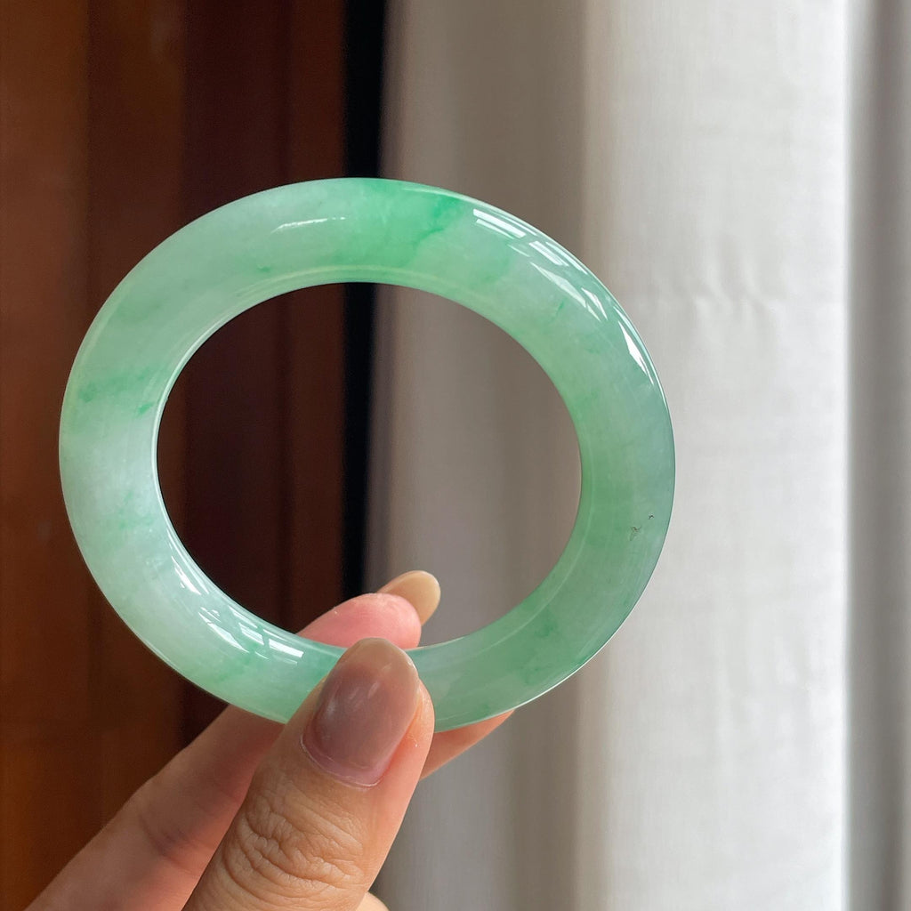 糯冰飘翠色翡翠圆条手镯(53mm)（yc423152）
