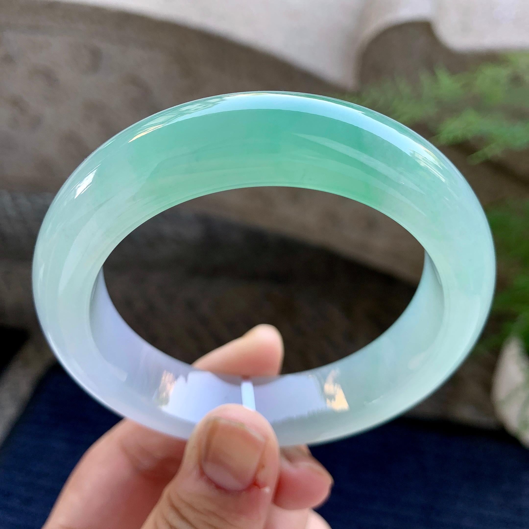 糯冰种飘绿宽版轮胎手镯（58.7mm）（yc243455）