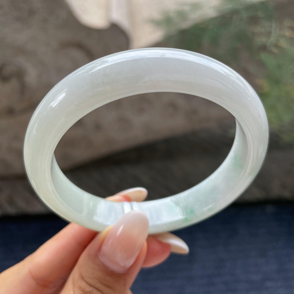 大圈口     细糯种飘绿花正圈平安镯58.3圈     天然缅甸A货翡翠（yc421246）