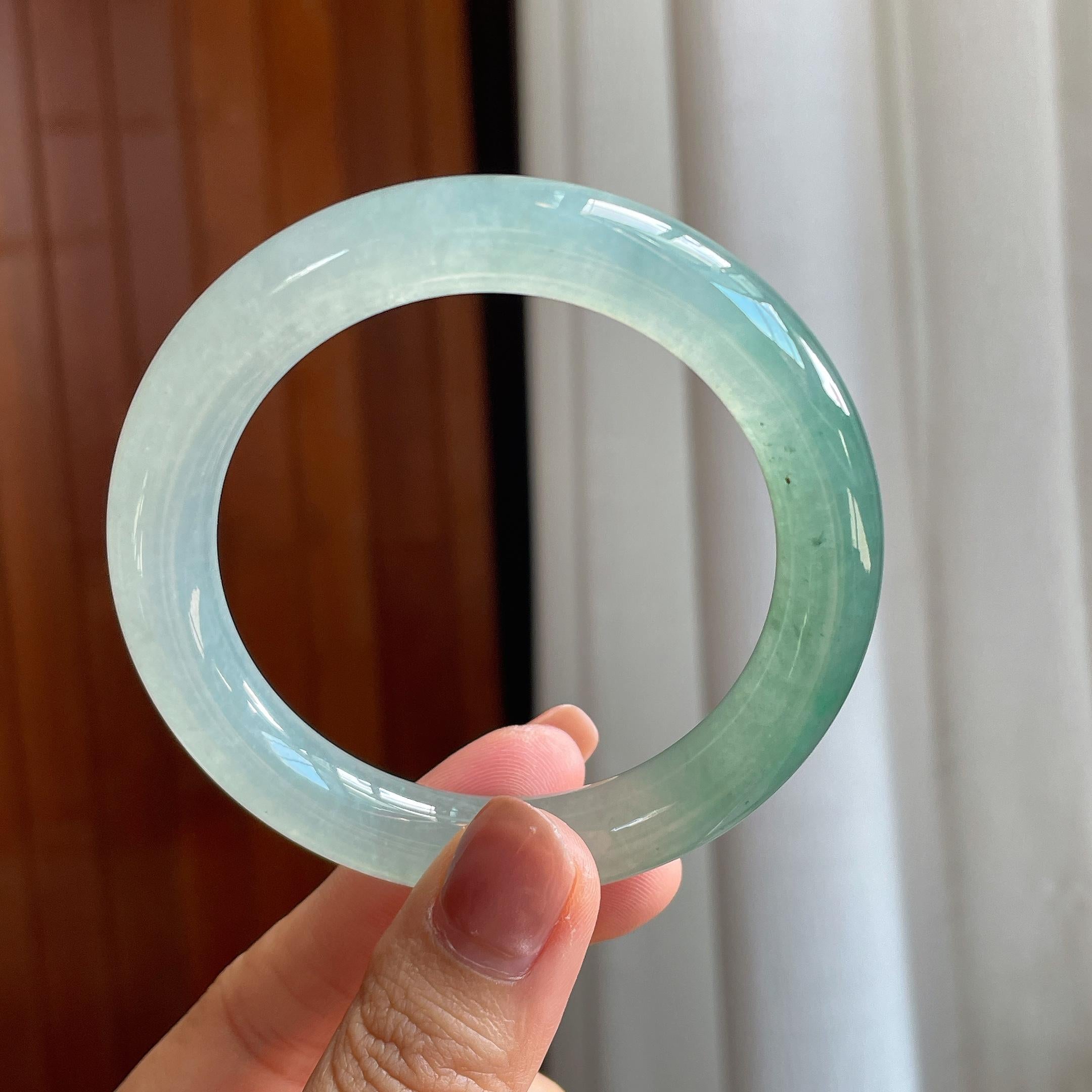 冰种晴绿底翡翠圆条手镯（54.2mm）（yc285981）
