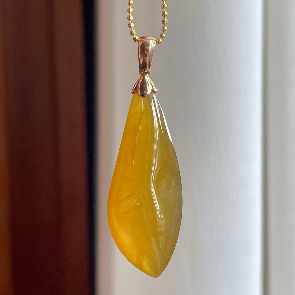 18k金扣冰种黄翡翡翠随型挂件（yc251060）