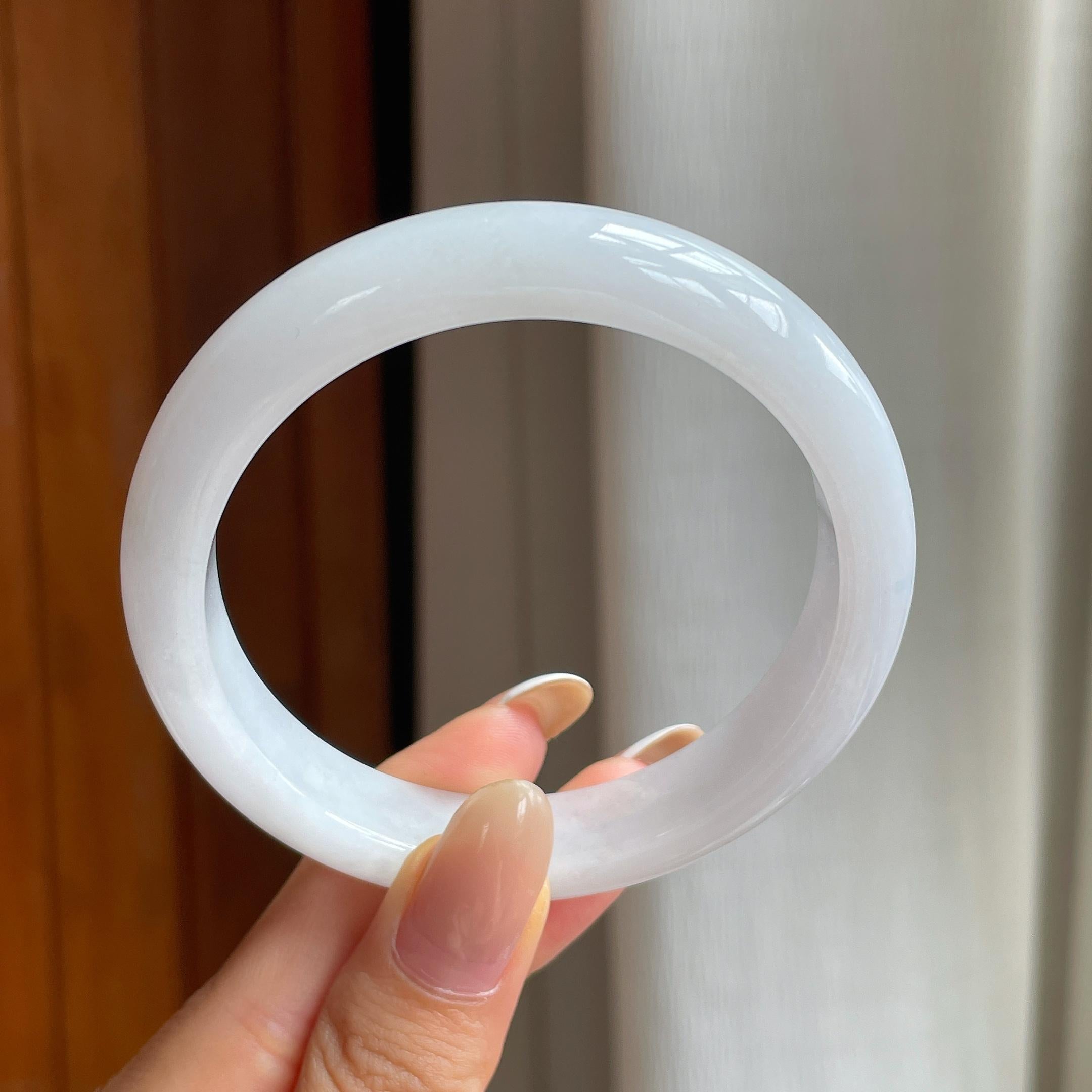 糯冰淡底色翡翠平安镯（58mm)（yc409907）