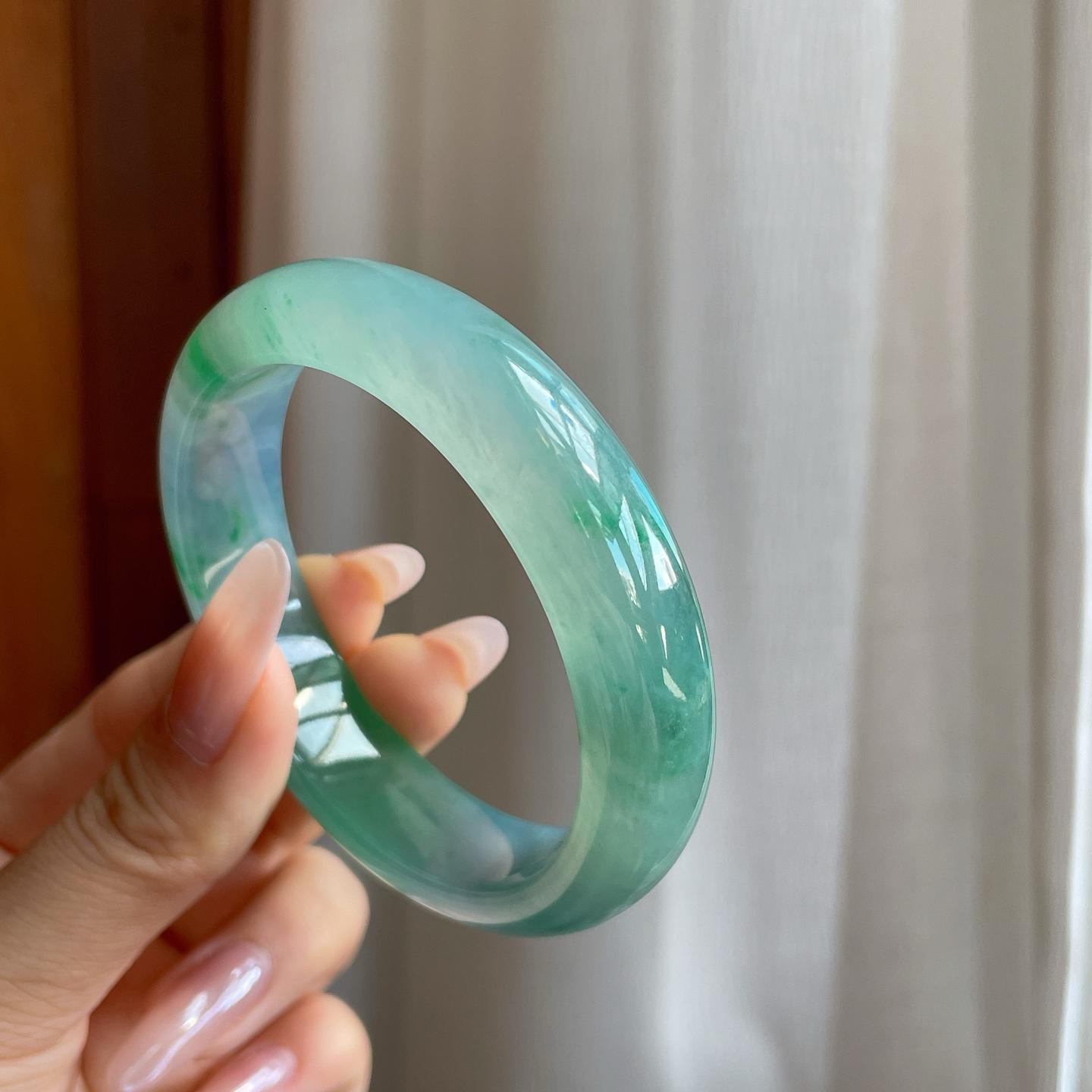 冰种飘绿花翡翠平安镯（55.7mm）（yc282507）
