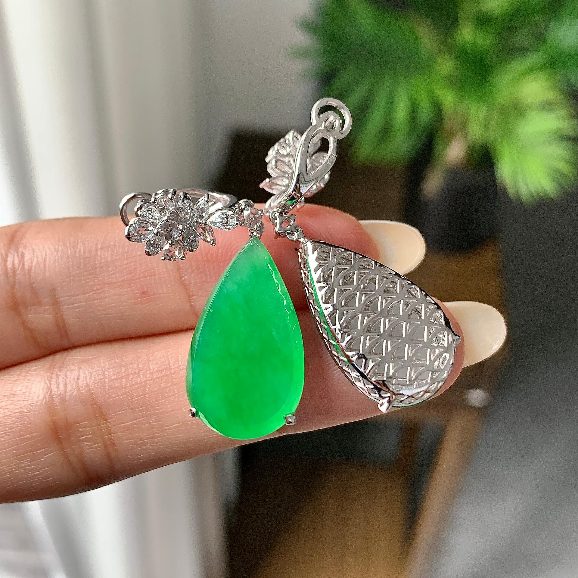 18k金钻镶糯冰种满绿水滴耳坠（yc253841）