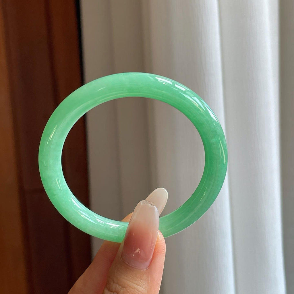 糯冰果绿翡翠圆条手镯（50.5mm）（yc274566）