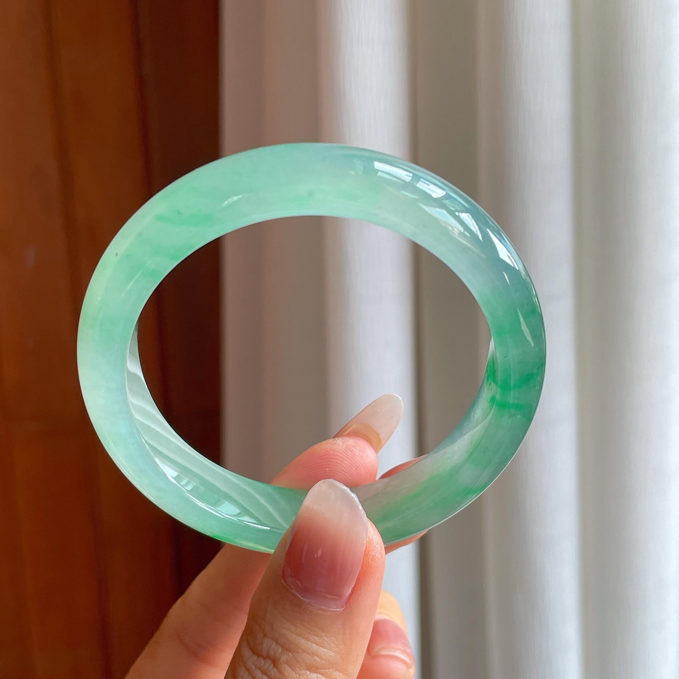 冰种飘绿花翡翠翡翠平安镯（54.5mm）（yc310325）