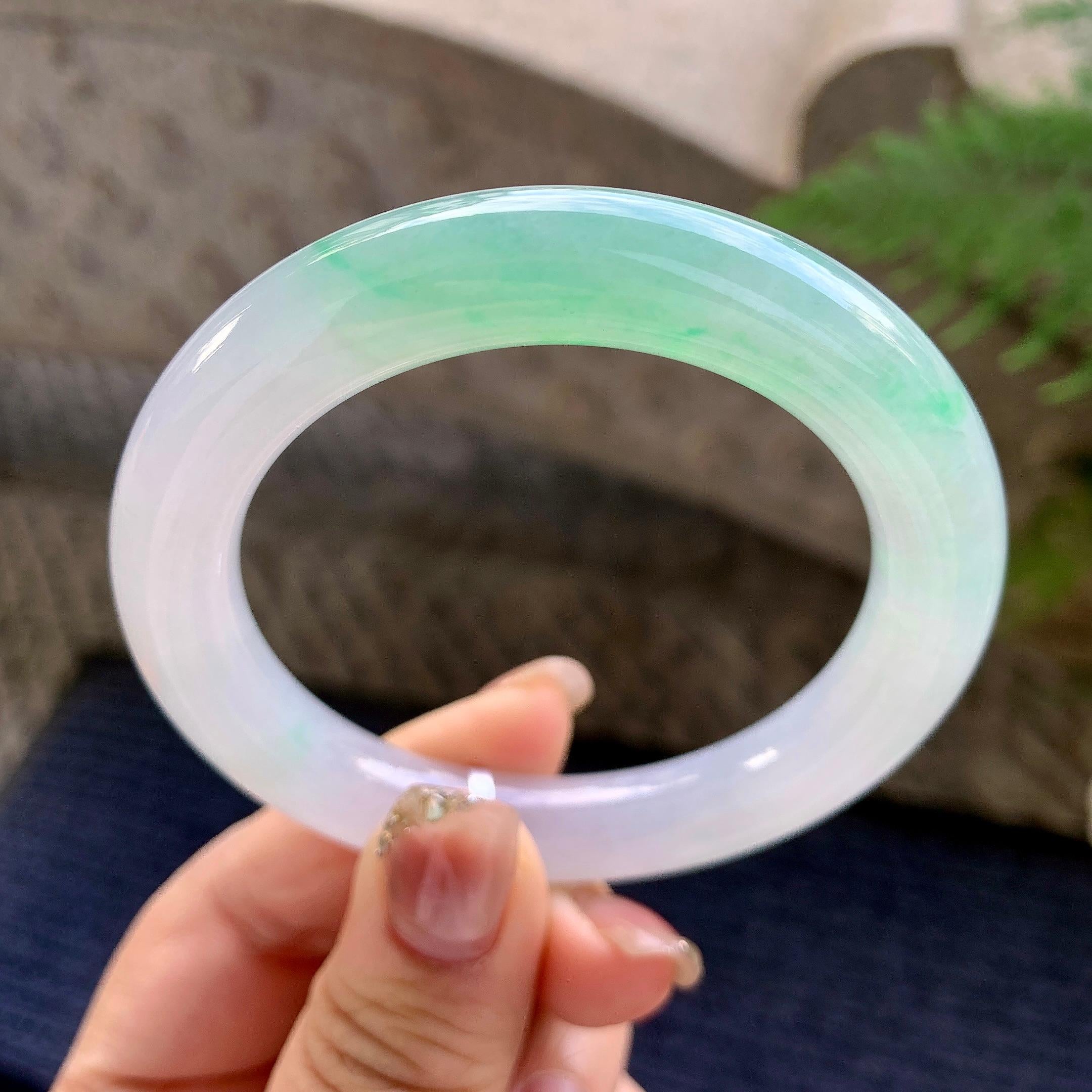 糯冰种飘绿圆条手镯（53.8mm）（yc290110）