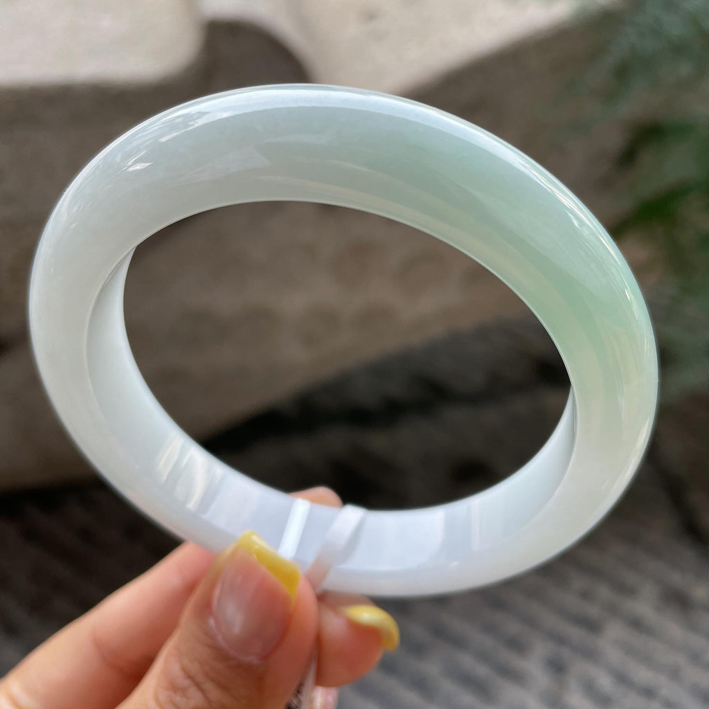 大圈口   细糯种淡晴底正圈平阿那种60.5圈    天然缅甸A货翡翠（yc366499）