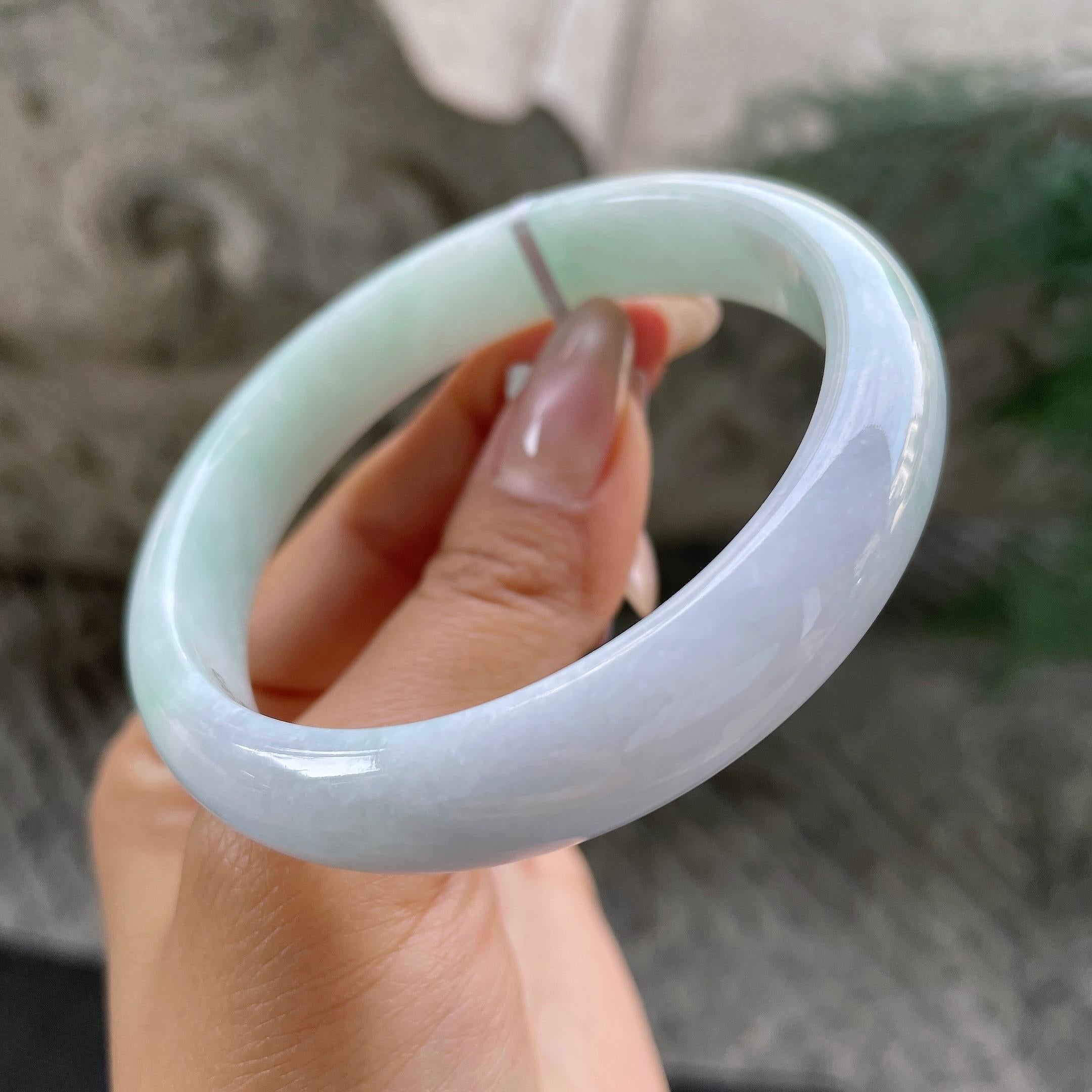 大圈口   细糯种淡晴底正圈平安镯60圈   天然缅甸A货翡翠（yc351379）