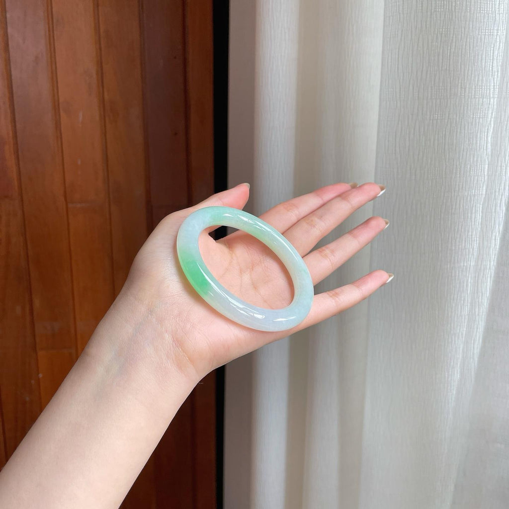 糯冰带色翡翠圆条手镯（55mm)（yc381230）