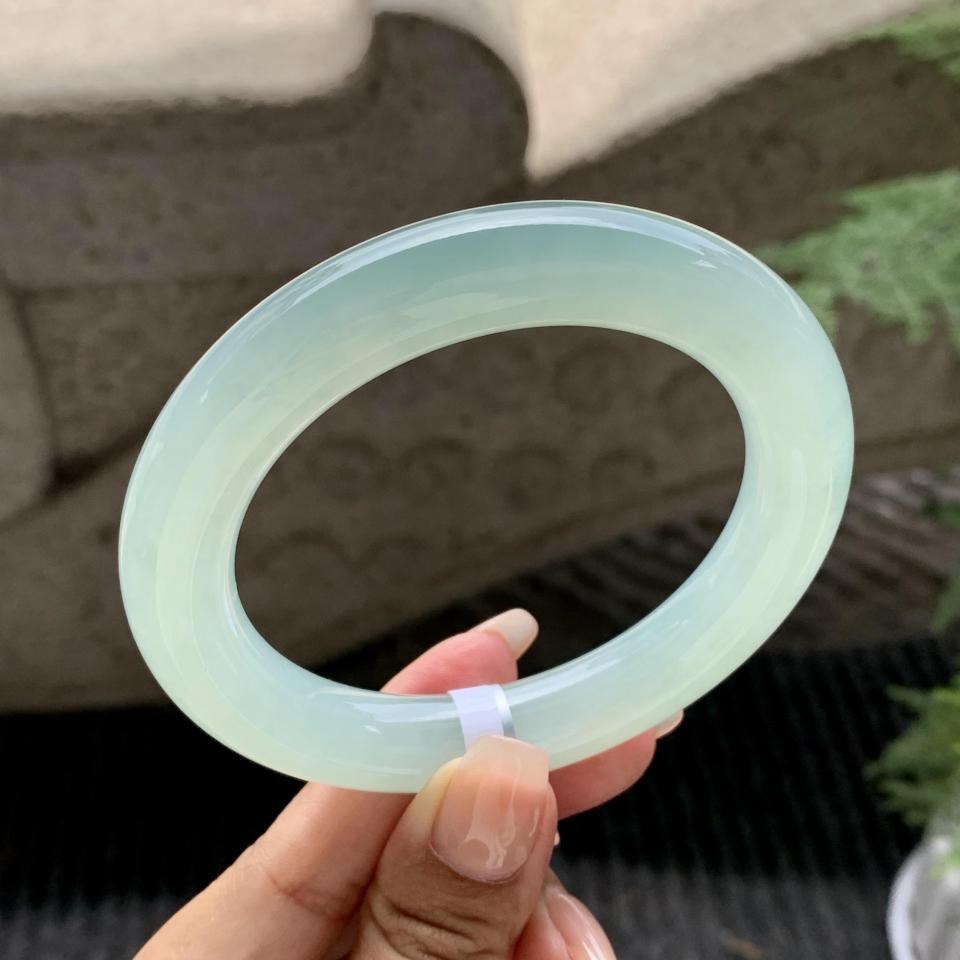 糯冰种晴水翡翠圆条手镯（60.7mm）（TF06250001）