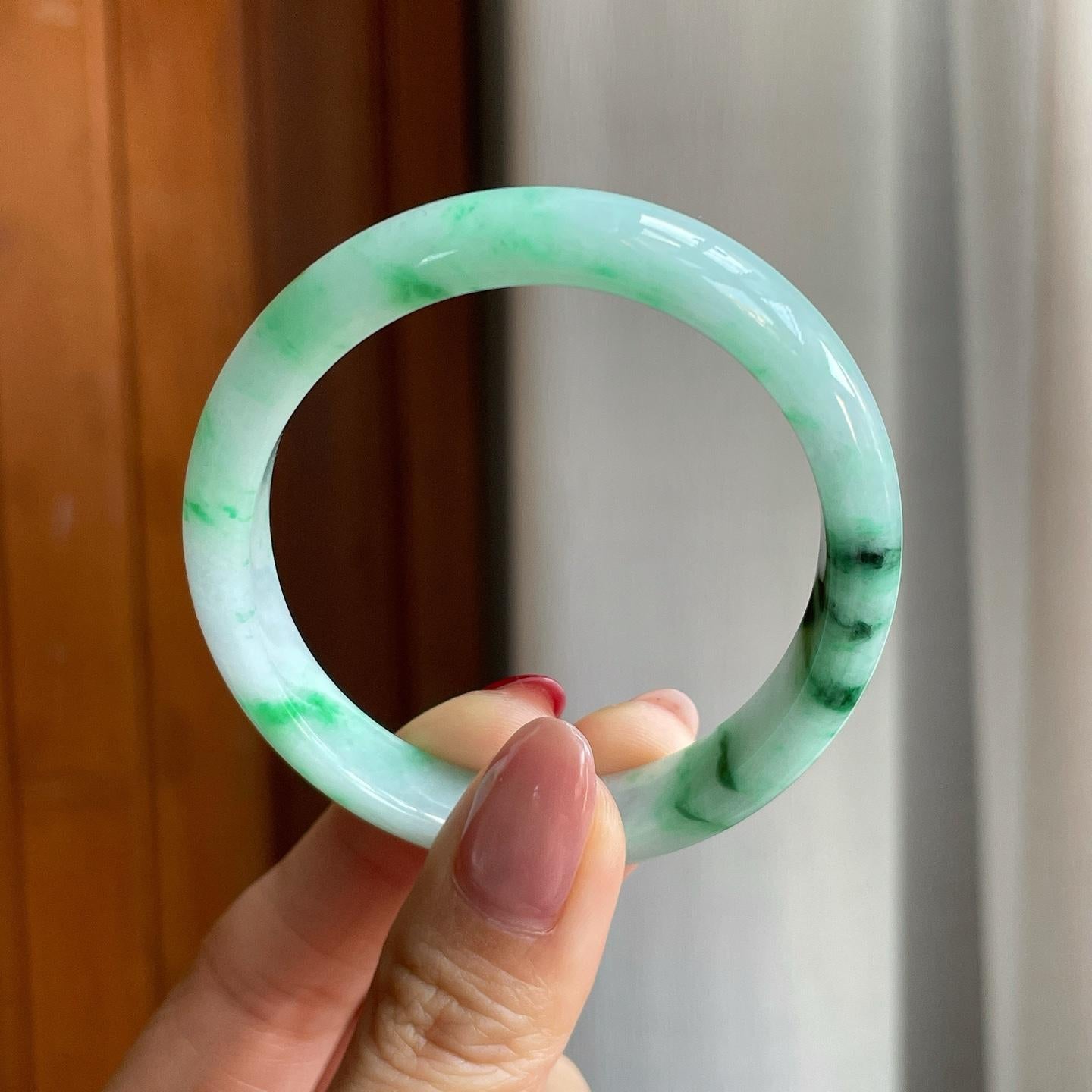 糯冰飘花翡翠贵妃镯（53.3mm）（yc303106）
