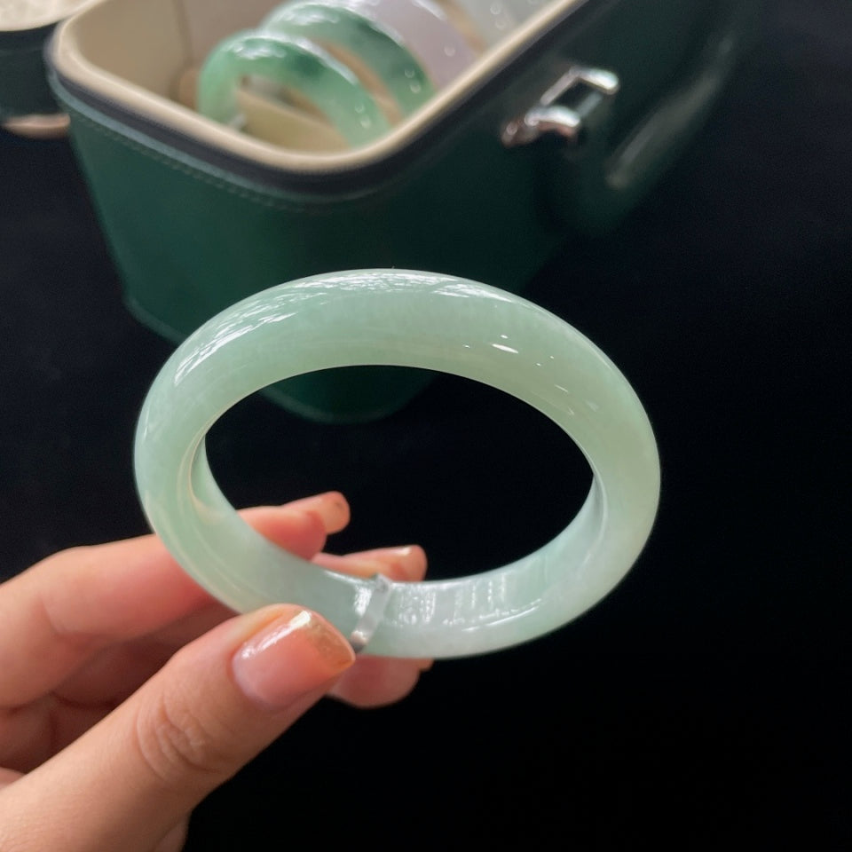 糯冰淡晴底正圈翡翠手镯（55mm）（yc019438）
