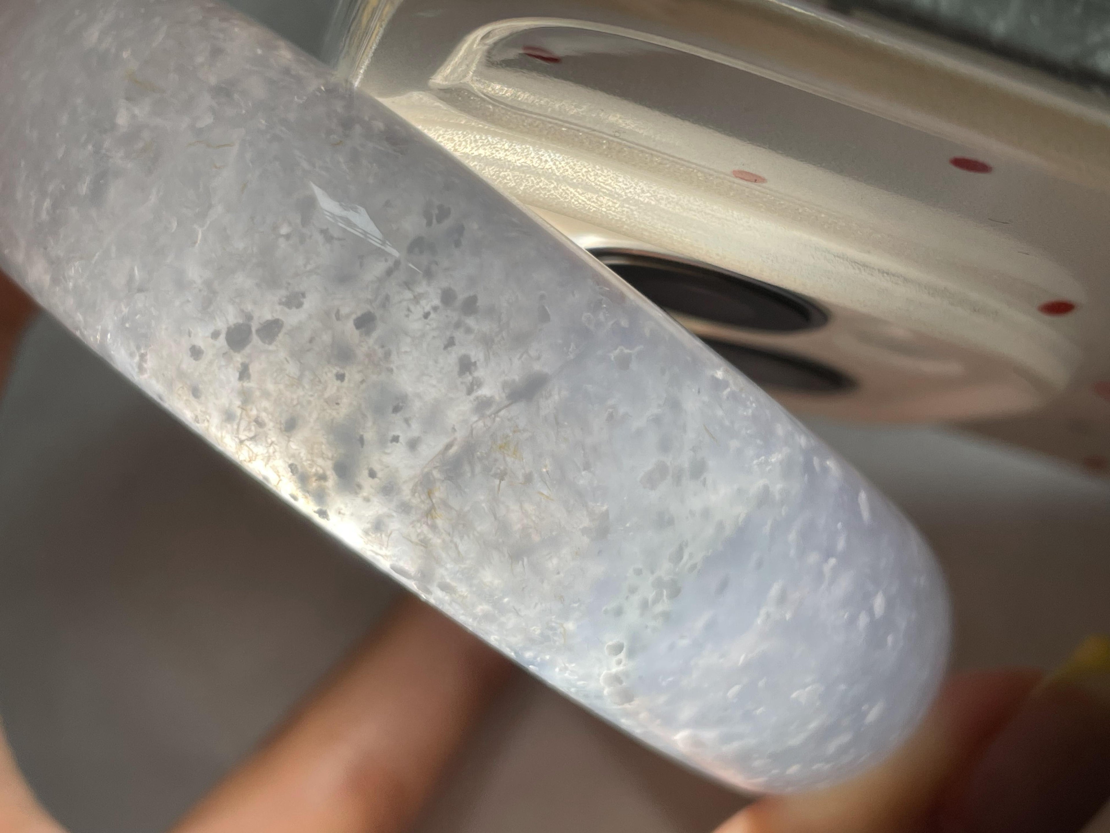 宽版轮胎镯    高冰种雪花棉宽版轮胎镯58.8圈      天然缅甸A货翡翠（yc378784）
