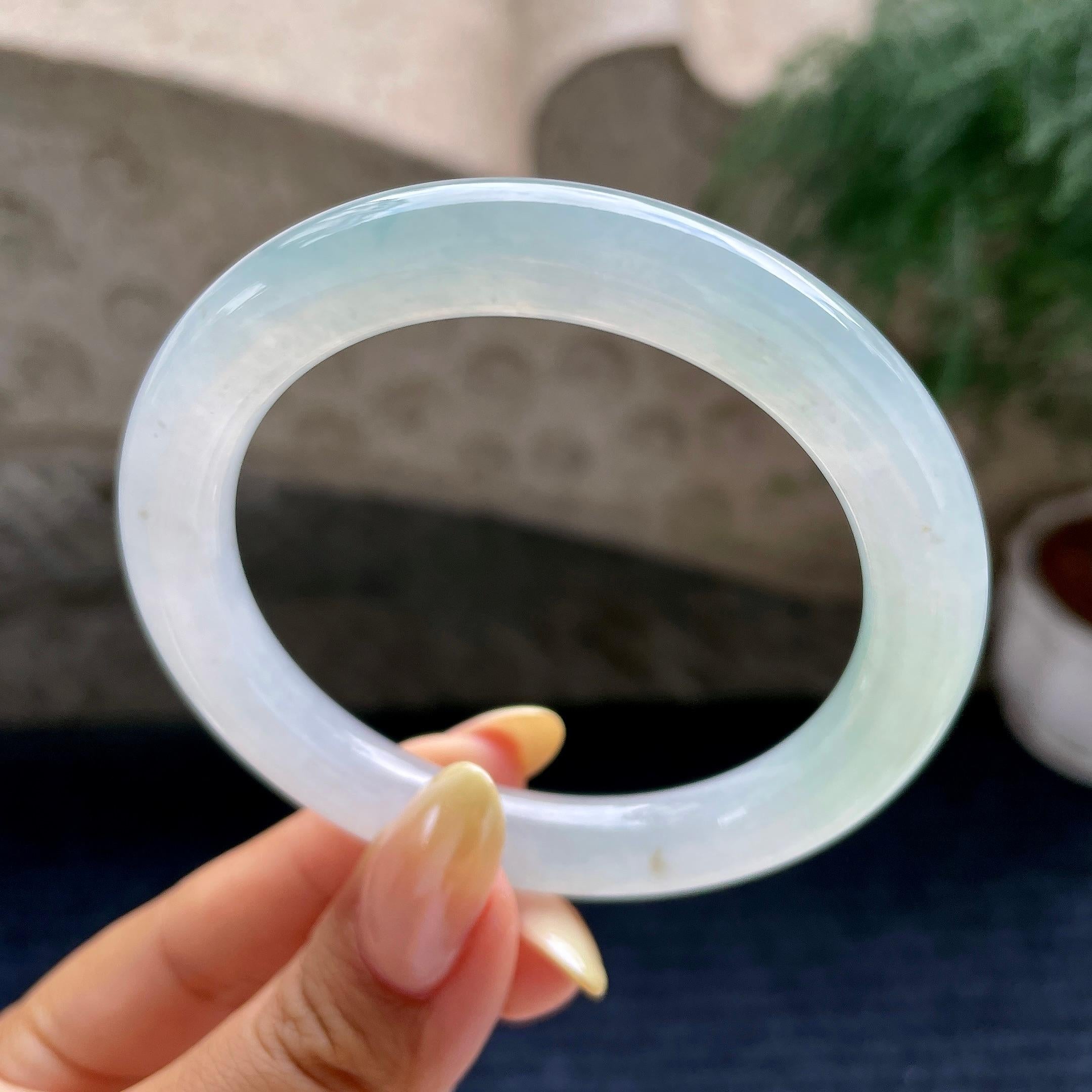 糯冰种飘花圆条手镯56.2圈        天然缅甸A货翡翠（yc452171）