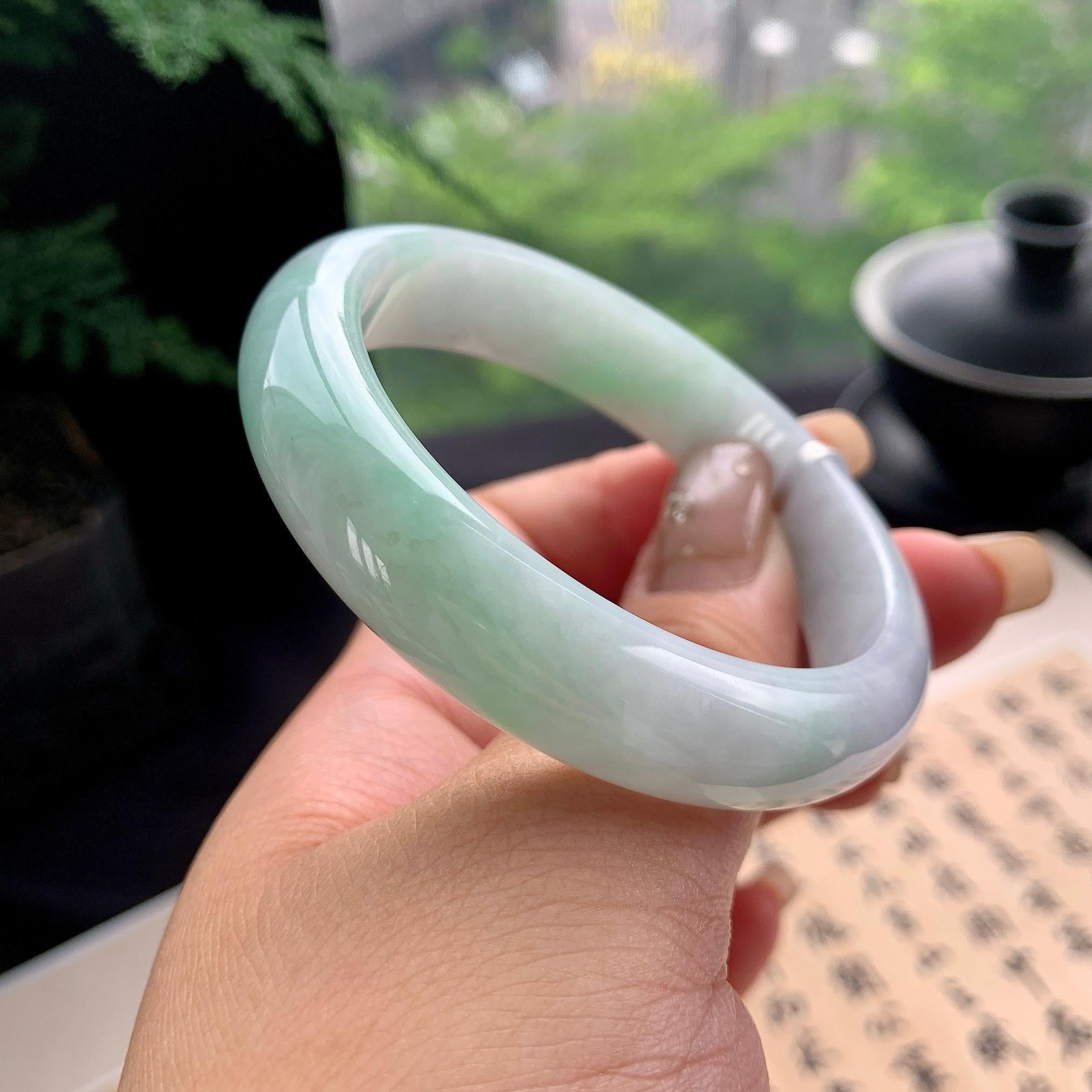 细糯种淡晴底飘绿正圈平安镯 54圈口 天然缅甸A货翡翠（yc473065）