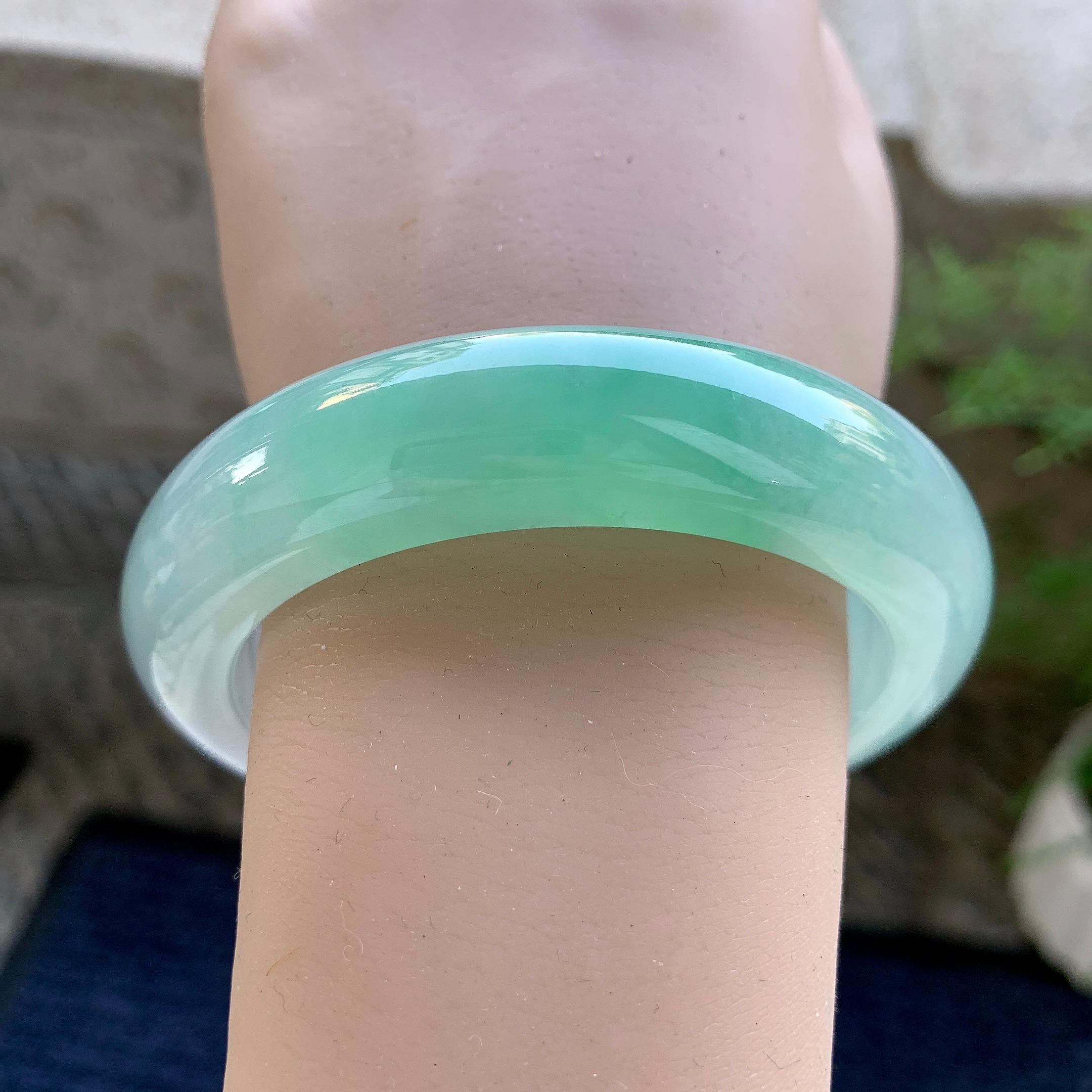 糯冰种飘绿宽版轮胎手镯（58.7mm）（yc243455）