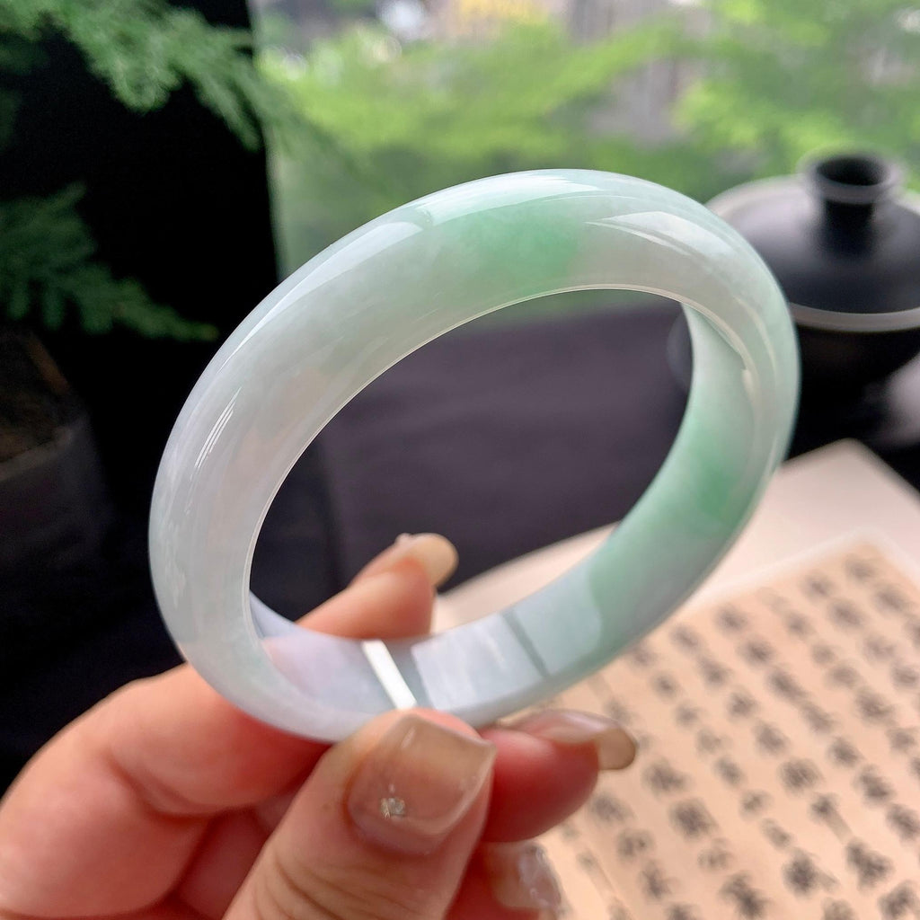 细糯种淡晴底飘绿正圈平安镯 54圈口 天然缅甸A货翡翠（yc473065）